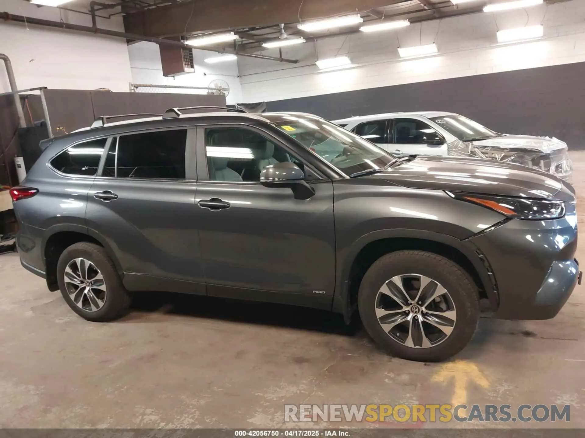 13 Photograph of a damaged car 5TDKBRCH0PS568989 TOYOTA HIGHLANDER 2023