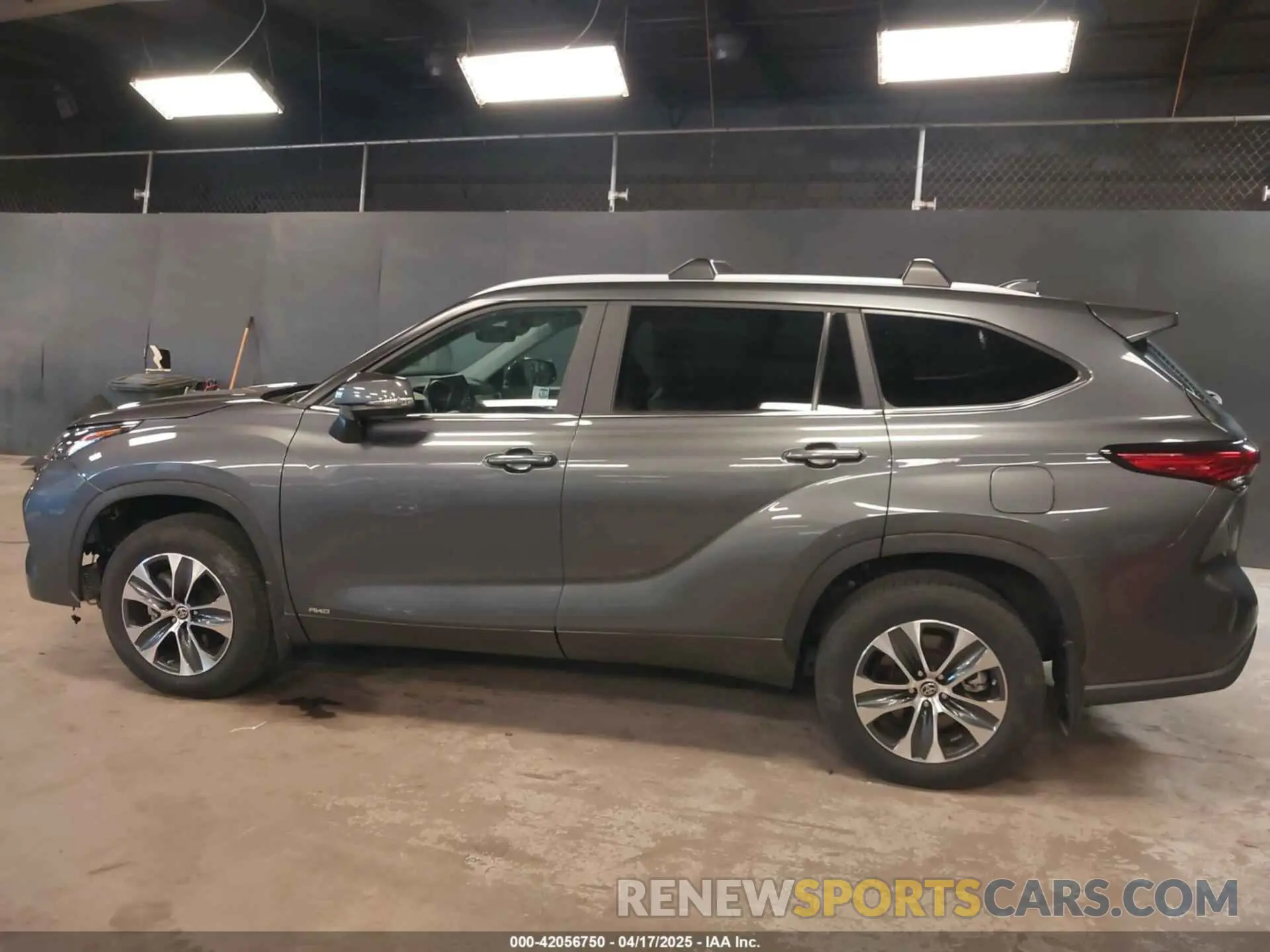 14 Photograph of a damaged car 5TDKBRCH0PS568989 TOYOTA HIGHLANDER 2023