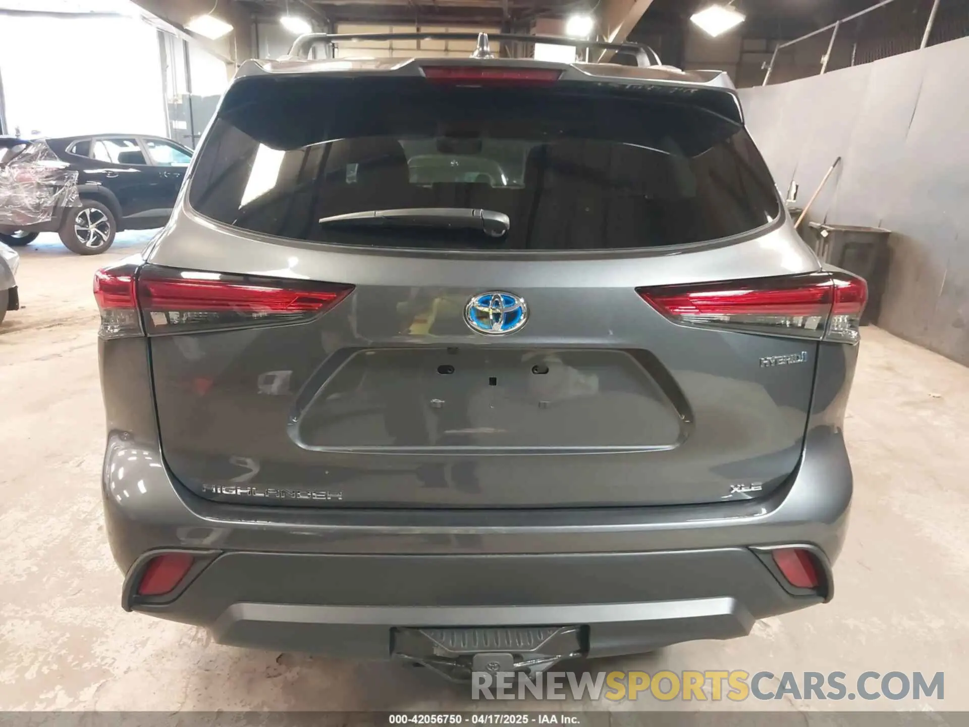 16 Photograph of a damaged car 5TDKBRCH0PS568989 TOYOTA HIGHLANDER 2023