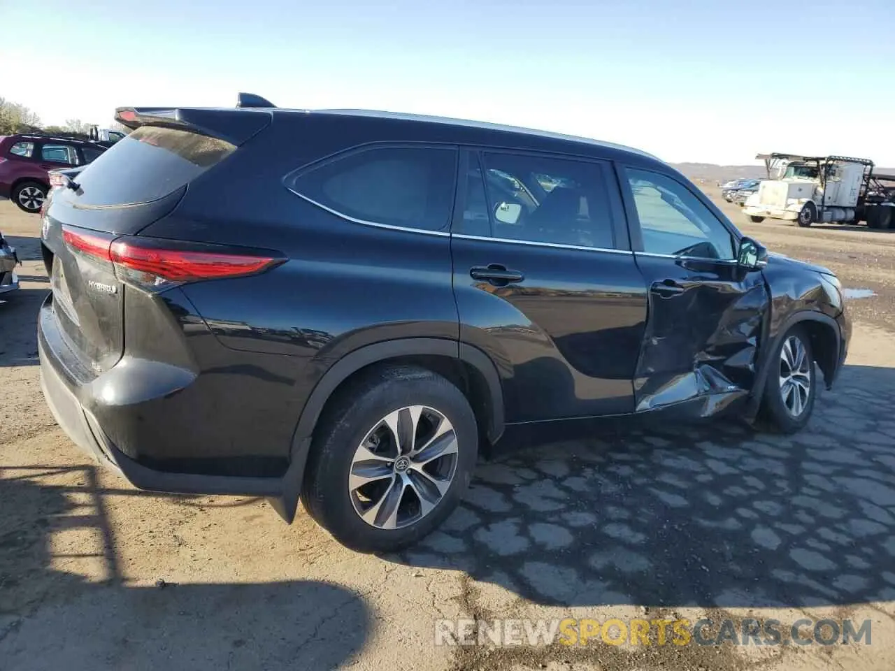 3 Photograph of a damaged car 5TDKBRCH2PS120656 TOYOTA HIGHLANDER 2023
