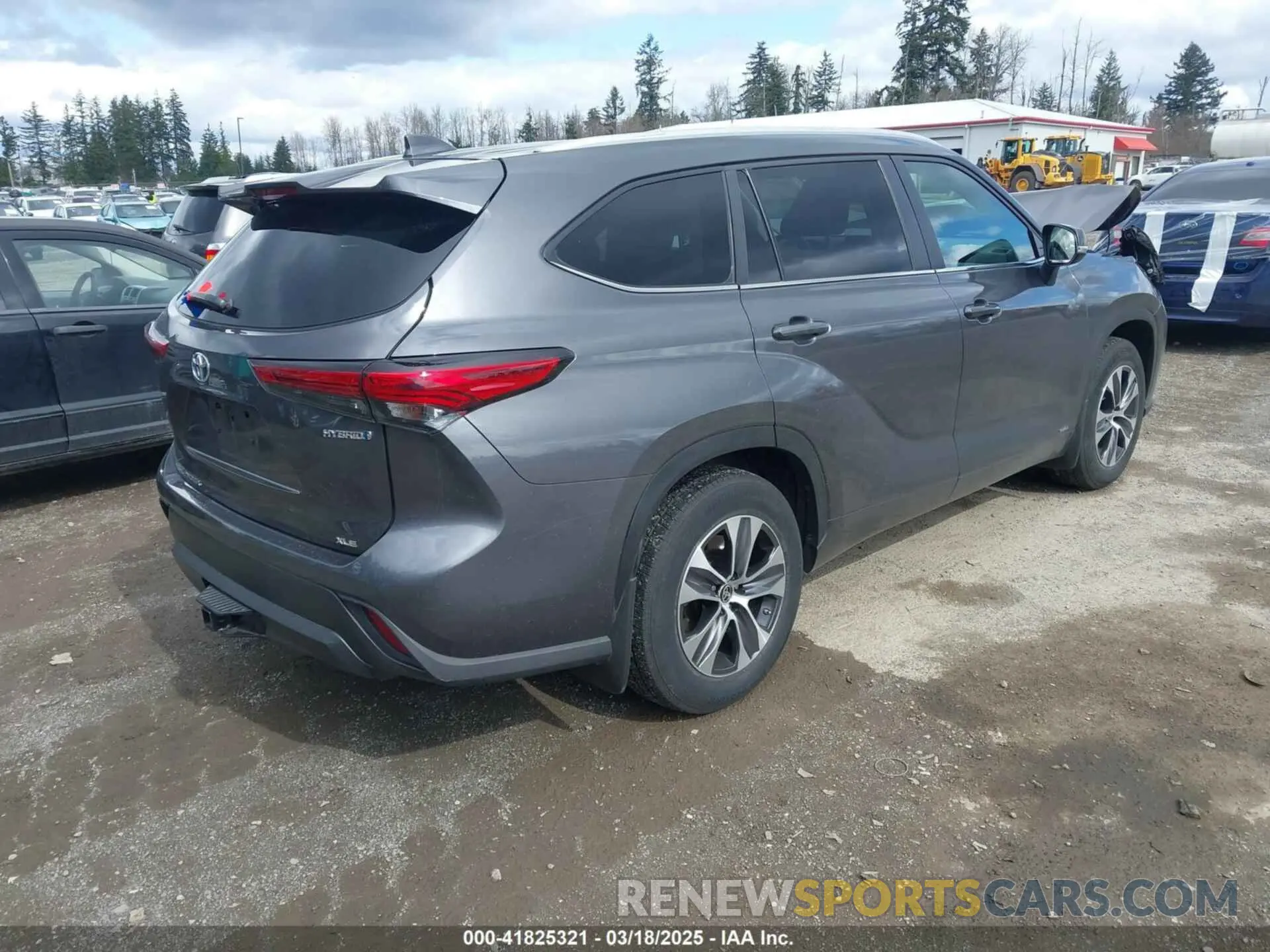 4 Photograph of a damaged car 5TDKBRCH2PS122939 TOYOTA HIGHLANDER 2023