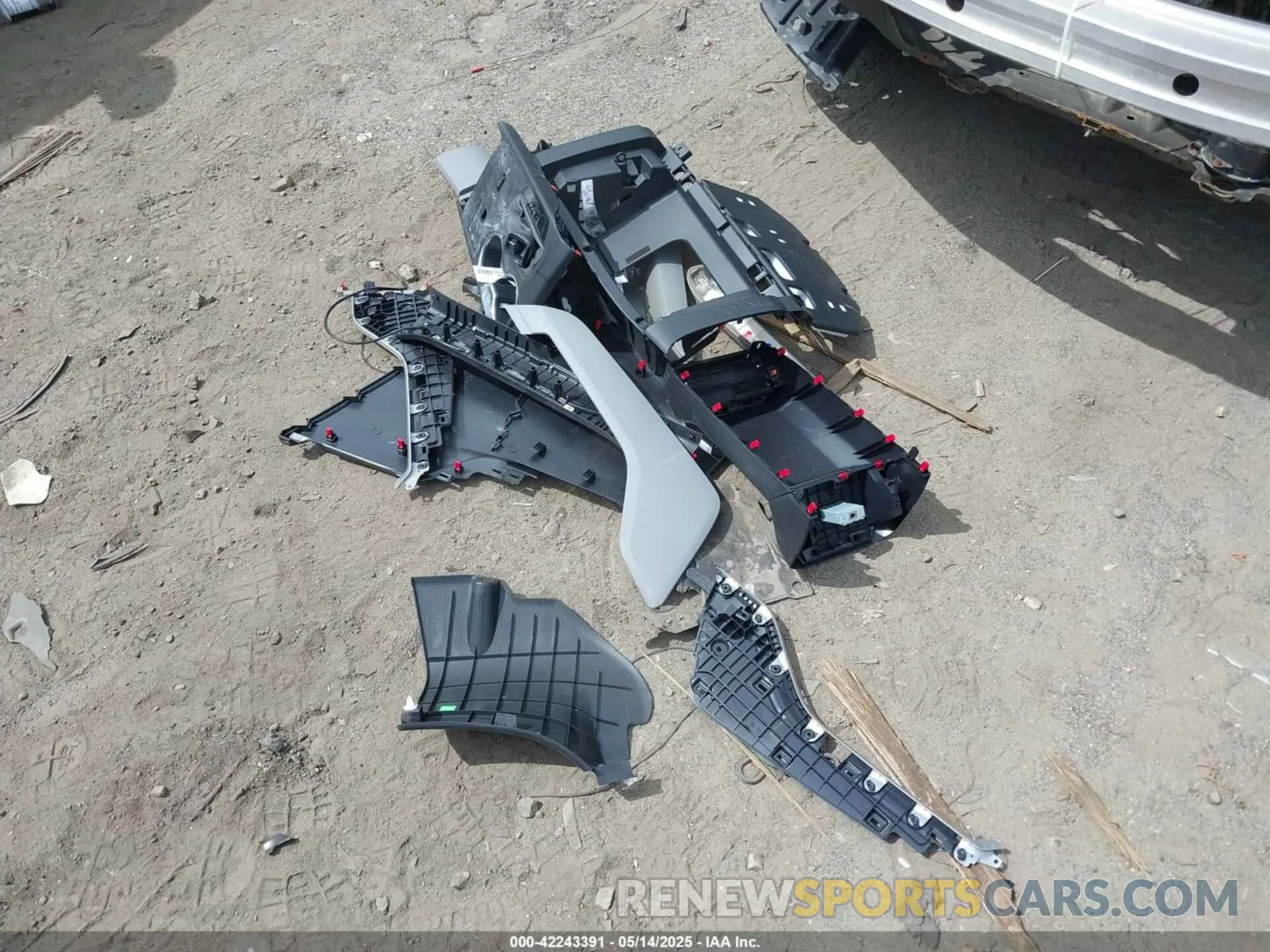 12 Photograph of a damaged car 5TDKBRCH2PS125775 TOYOTA HIGHLANDER 2023