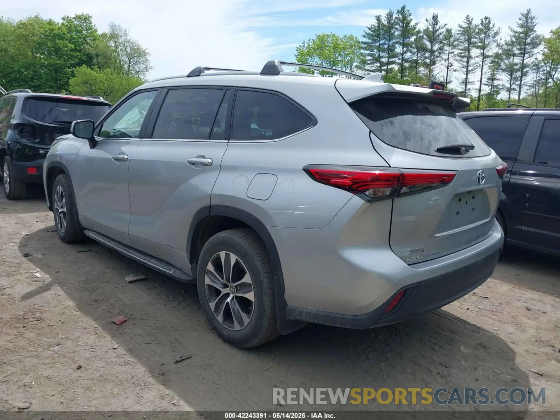 3 Photograph of a damaged car 5TDKBRCH2PS125775 TOYOTA HIGHLANDER 2023