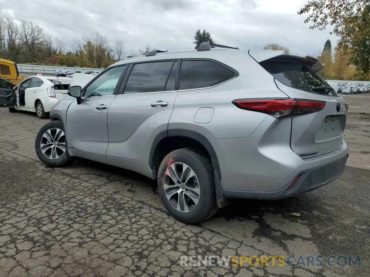 2 Photograph of a damaged car 5TDKBRCH3PS574852 TOYOTA HIGHLANDER 2023