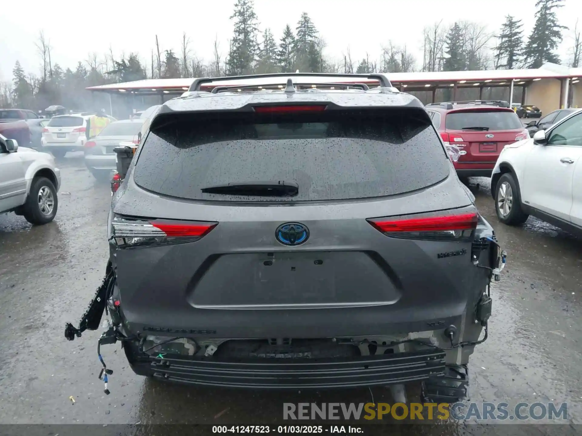 17 Photograph of a damaged car 5TDKBRCH3PS579565 TOYOTA HIGHLANDER 2023