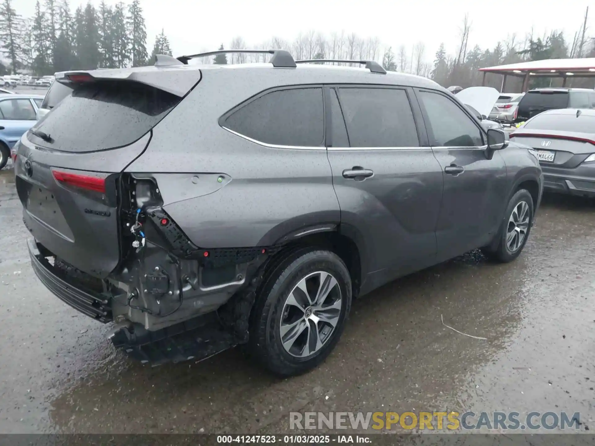 4 Photograph of a damaged car 5TDKBRCH3PS579565 TOYOTA HIGHLANDER 2023