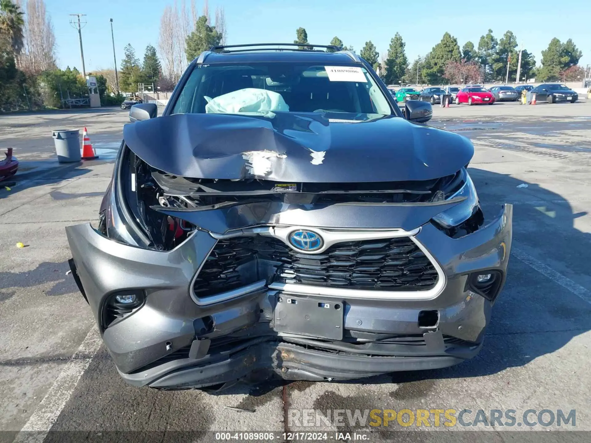 12 Photograph of a damaged car 5TDKBRCH4PS116057 TOYOTA HIGHLANDER 2023