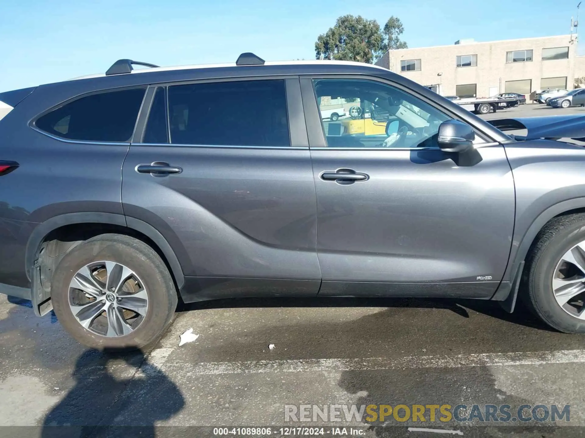 13 Photograph of a damaged car 5TDKBRCH4PS116057 TOYOTA HIGHLANDER 2023