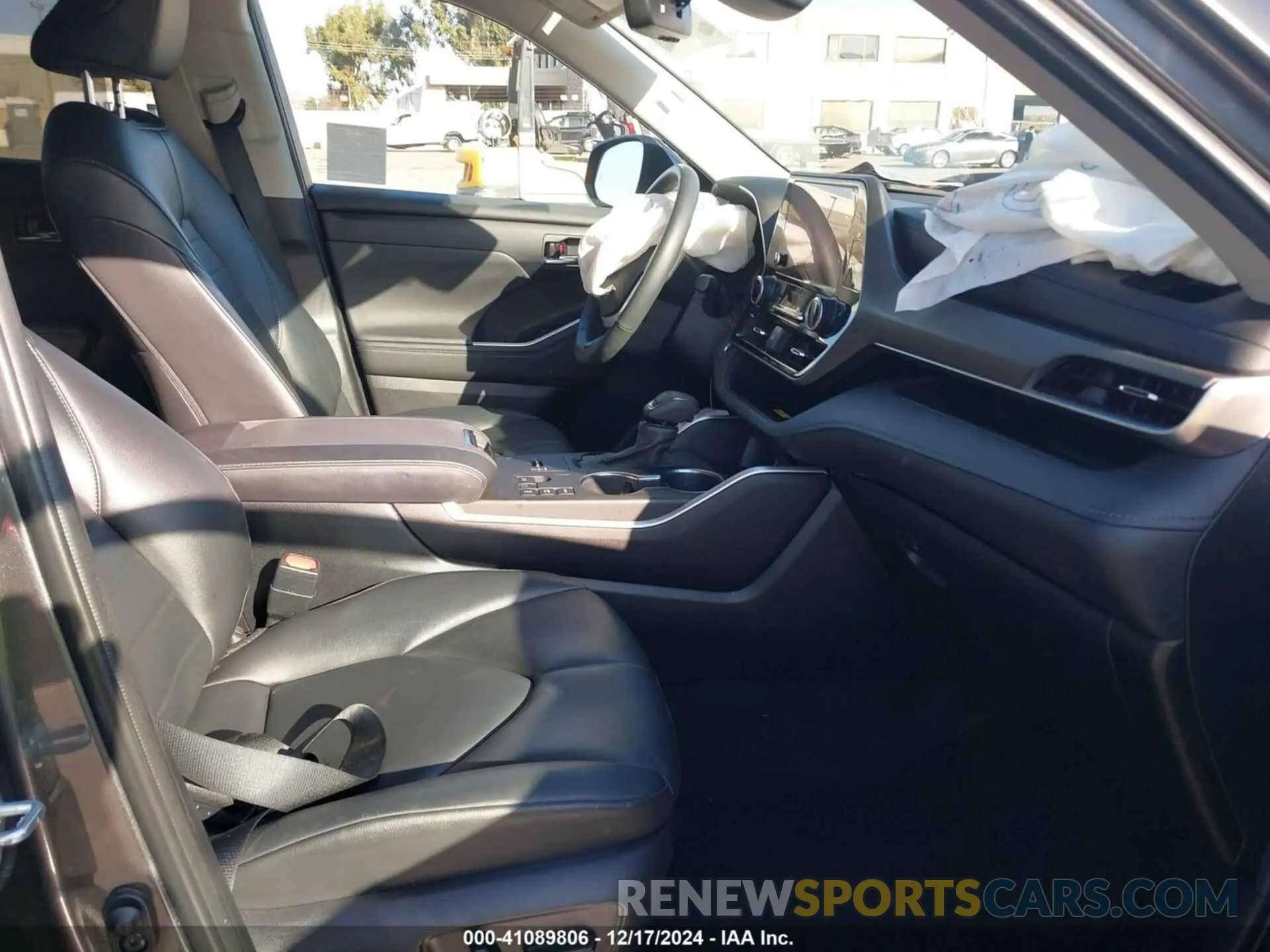 5 Photograph of a damaged car 5TDKBRCH4PS116057 TOYOTA HIGHLANDER 2023