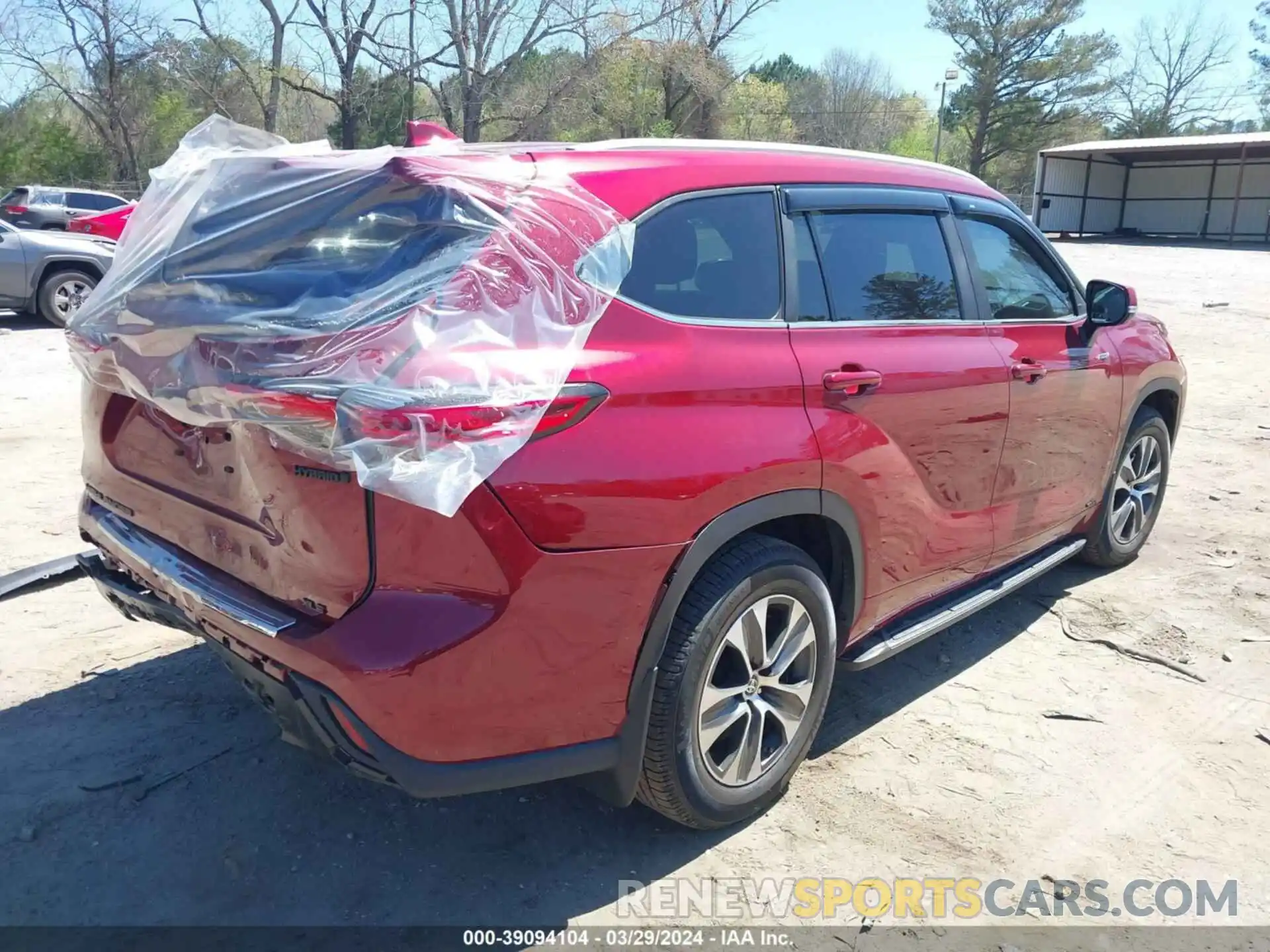 4 Photograph of a damaged car 5TDKBRCH5PS562993 TOYOTA HIGHLANDER 2023