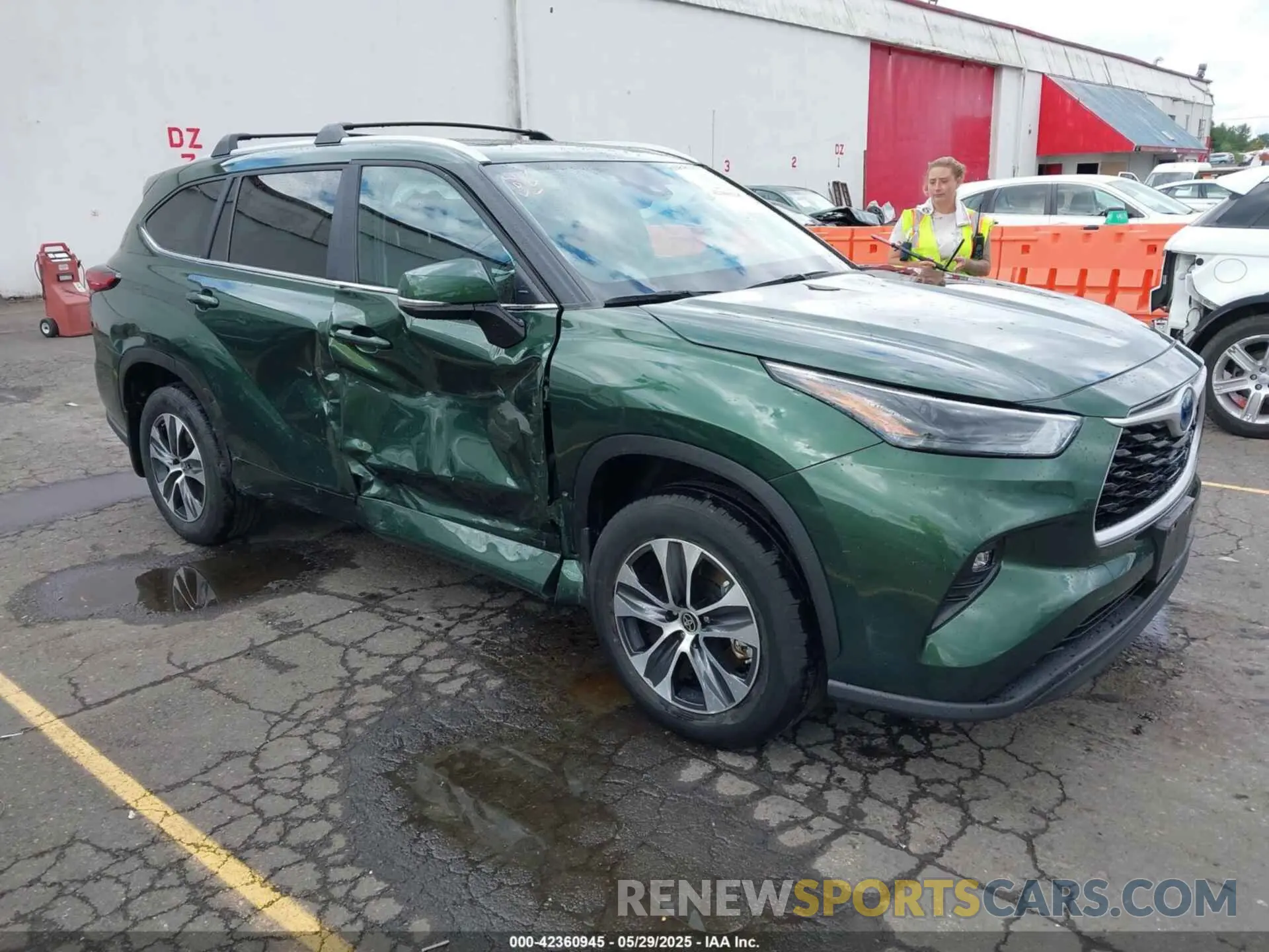 1 Photograph of a damaged car 5TDKBRCH6PS584954 TOYOTA HIGHLANDER 2023