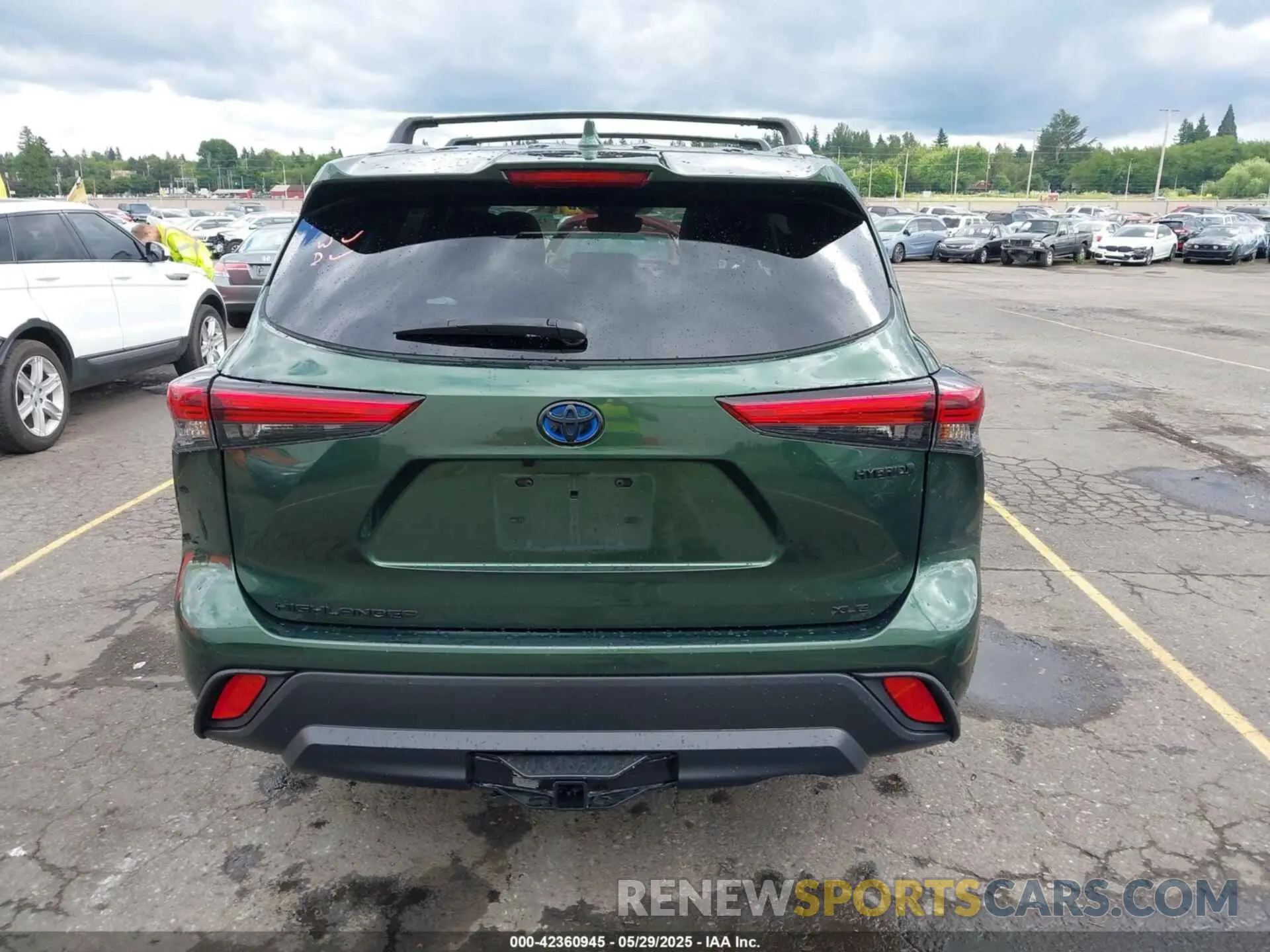 16 Photograph of a damaged car 5TDKBRCH6PS584954 TOYOTA HIGHLANDER 2023