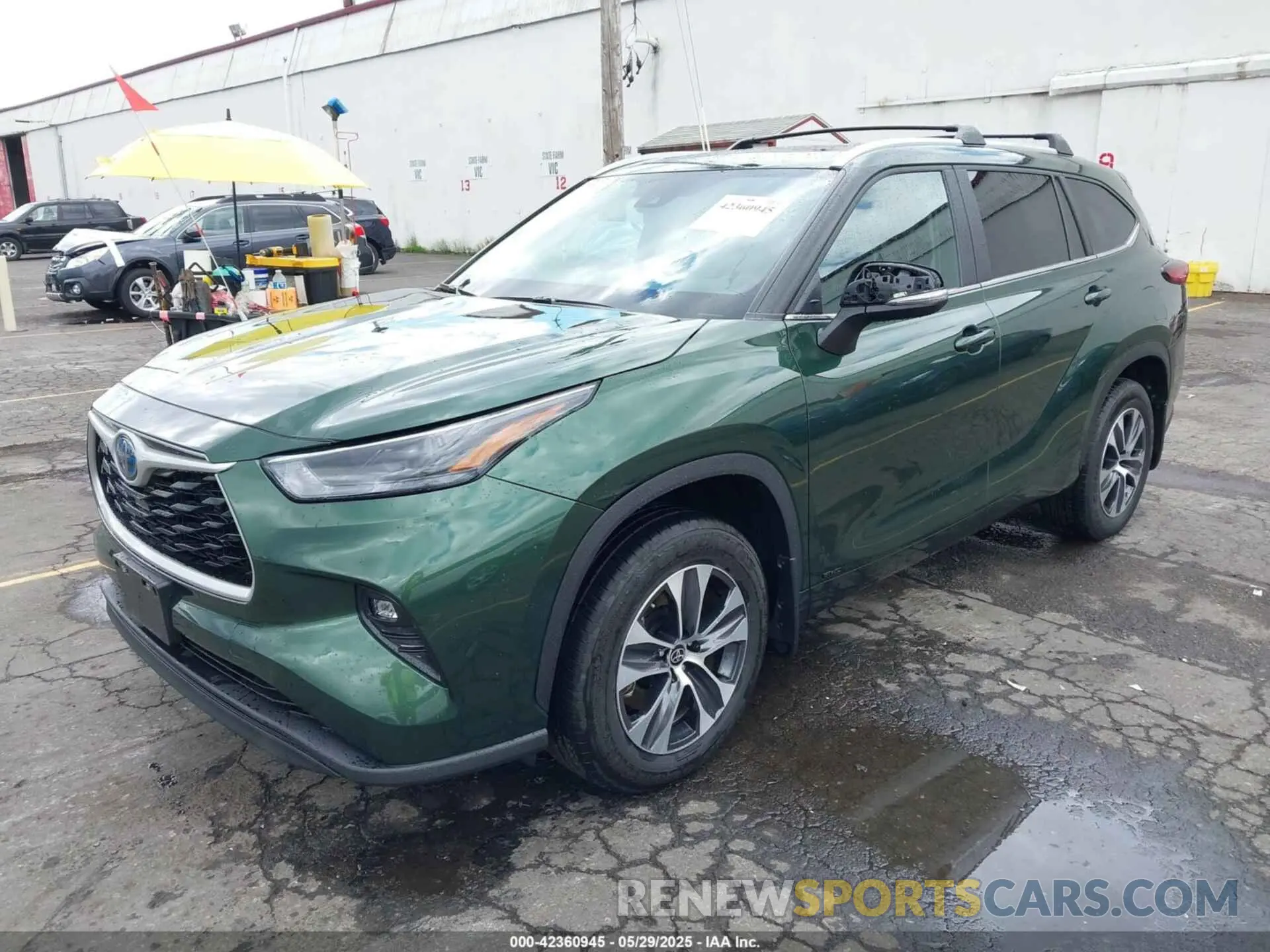 2 Photograph of a damaged car 5TDKBRCH6PS584954 TOYOTA HIGHLANDER 2023