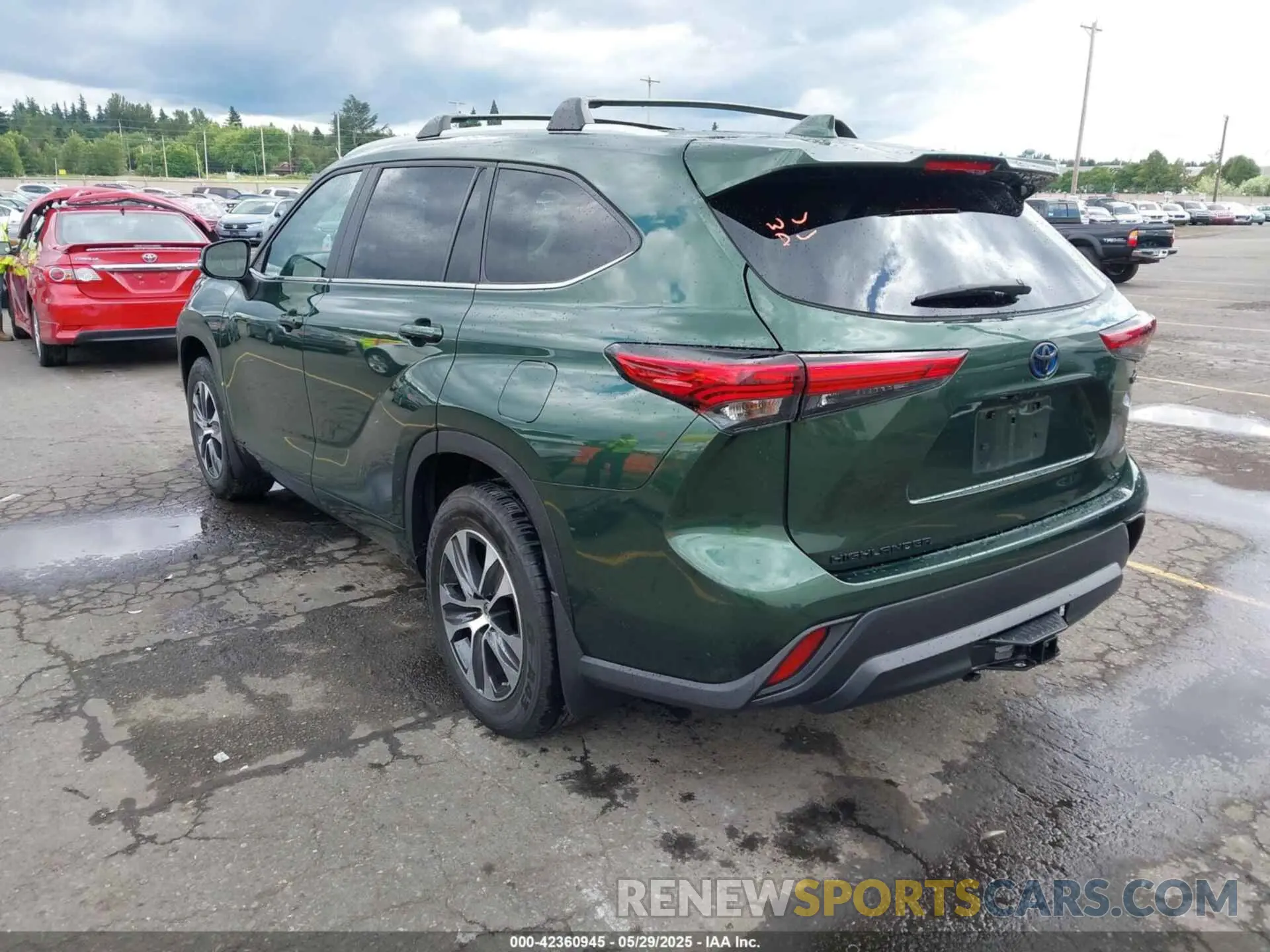 3 Photograph of a damaged car 5TDKBRCH6PS584954 TOYOTA HIGHLANDER 2023