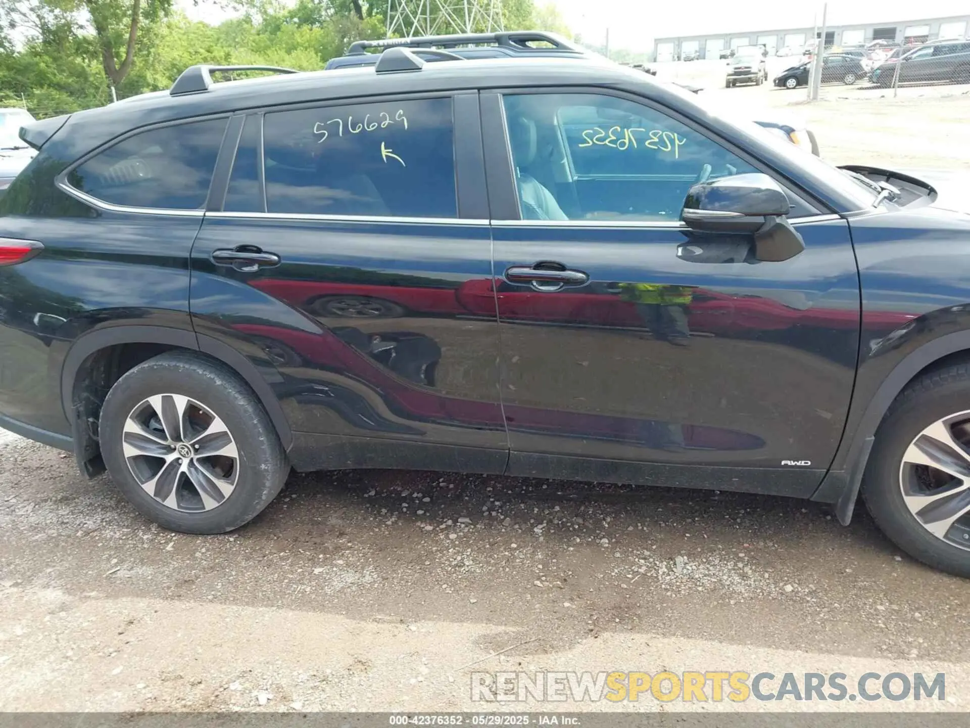 13 Photograph of a damaged car 5TDKBRCHXPS576629 TOYOTA HIGHLANDER 2023