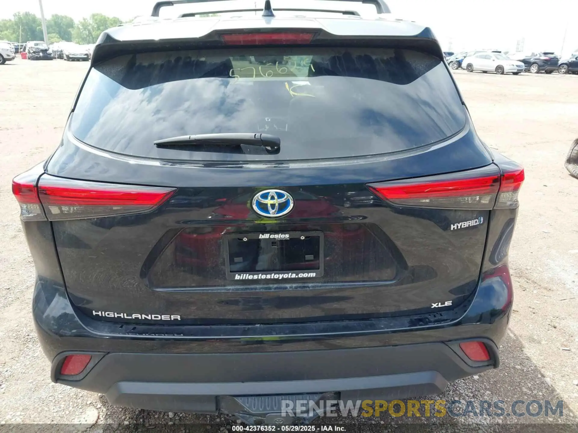 16 Photograph of a damaged car 5TDKBRCHXPS576629 TOYOTA HIGHLANDER 2023