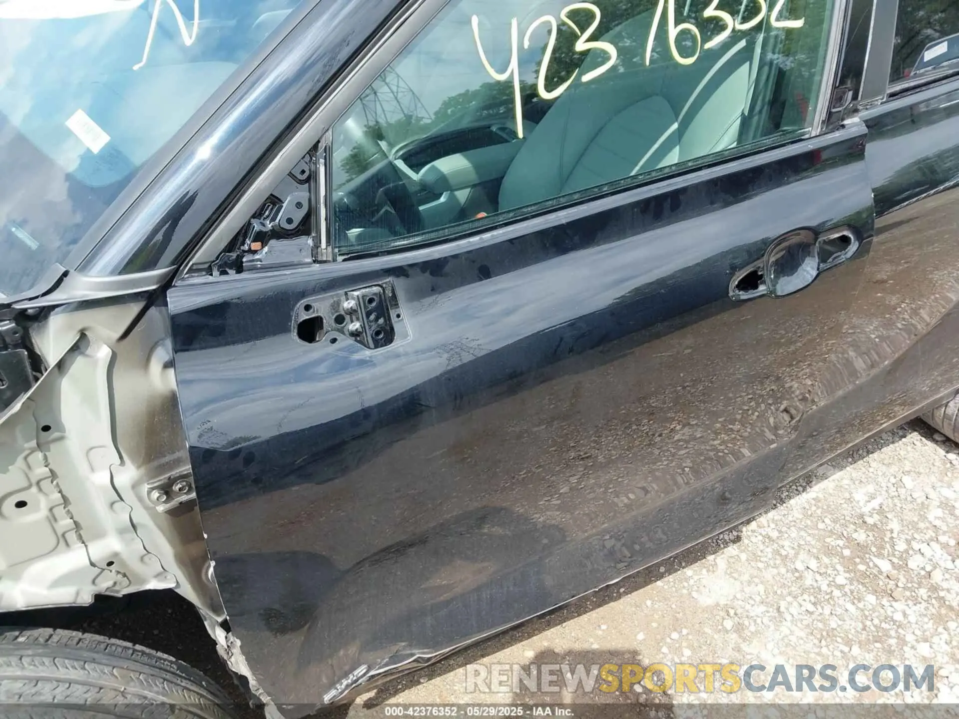18 Photograph of a damaged car 5TDKBRCHXPS576629 TOYOTA HIGHLANDER 2023