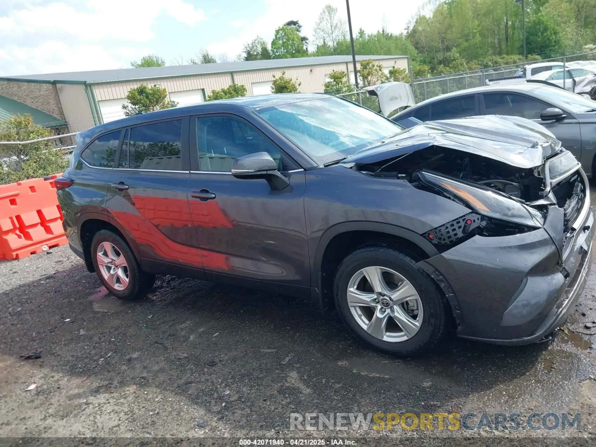 13 Photograph of a damaged car 5TDKDRAH0PS004630 TOYOTA HIGHLANDER 2023