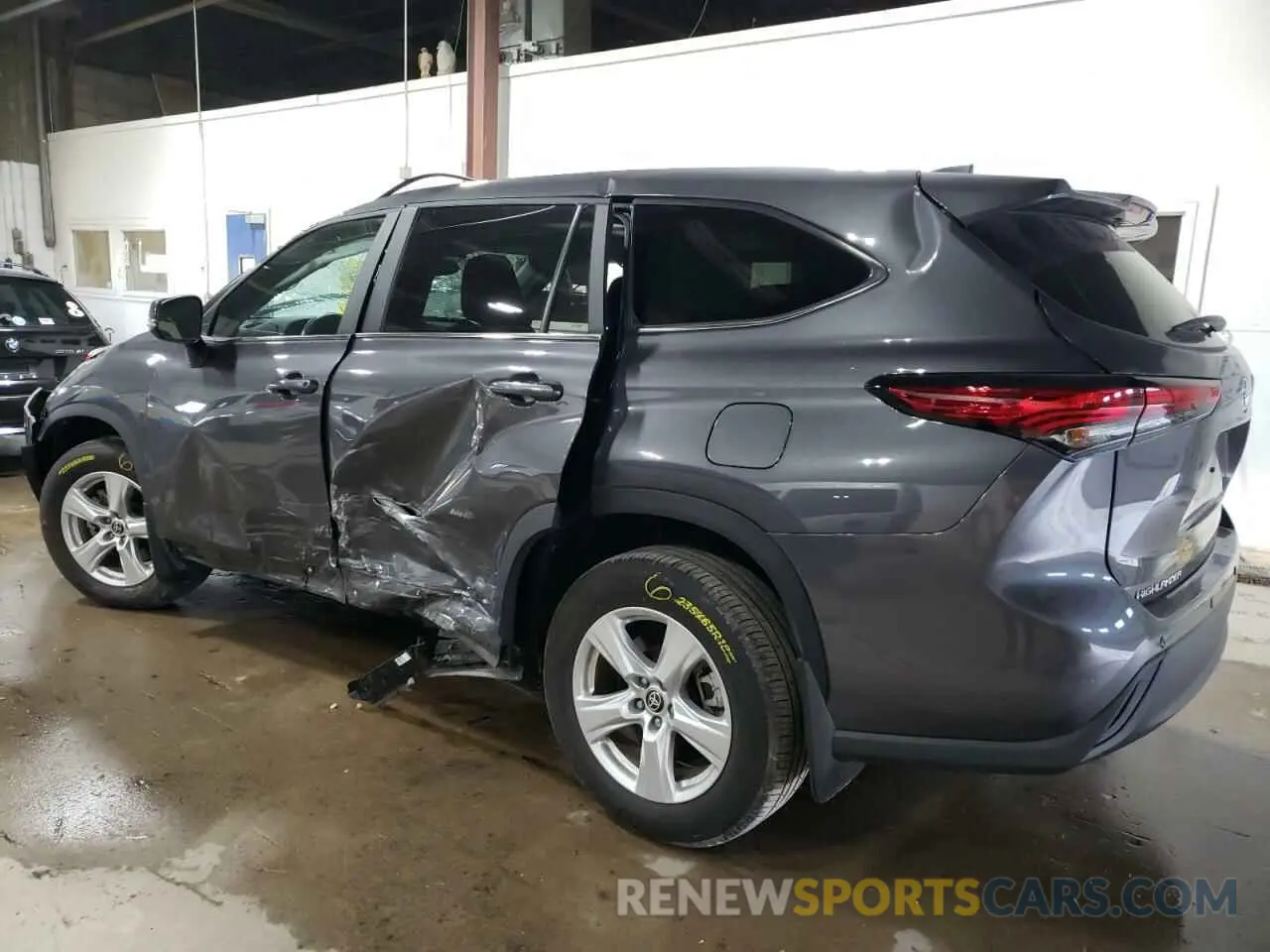 2 Photograph of a damaged car 5TDKDRAH0PS018883 TOYOTA HIGHLANDER 2023