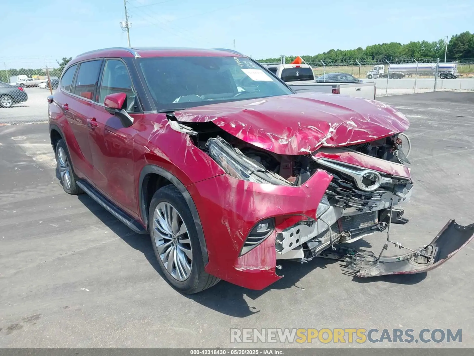1 Photograph of a damaged car 5TDKDRAH0PS037708 TOYOTA HIGHLANDER 2023