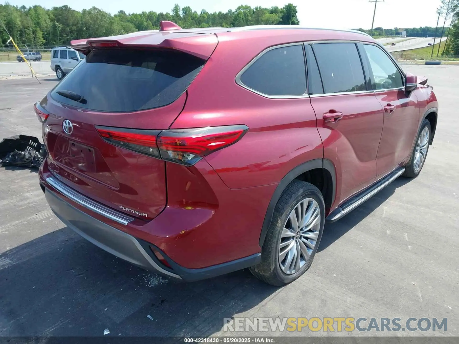 4 Photograph of a damaged car 5TDKDRAH0PS037708 TOYOTA HIGHLANDER 2023