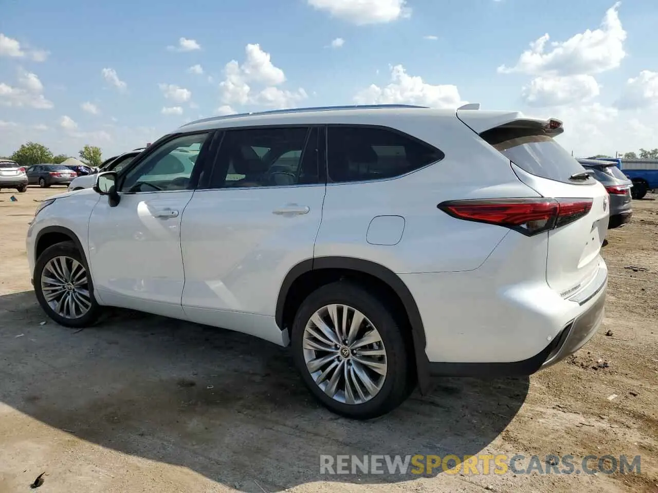 2 Photograph of a damaged car 5TDKDRAH0PS044934 TOYOTA HIGHLANDER 2023