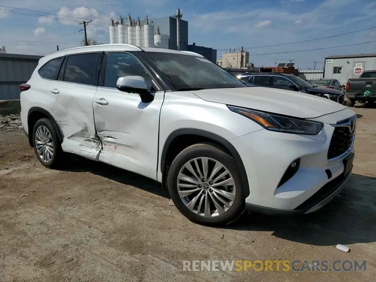 4 Photograph of a damaged car 5TDKDRAH0PS044934 TOYOTA HIGHLANDER 2023