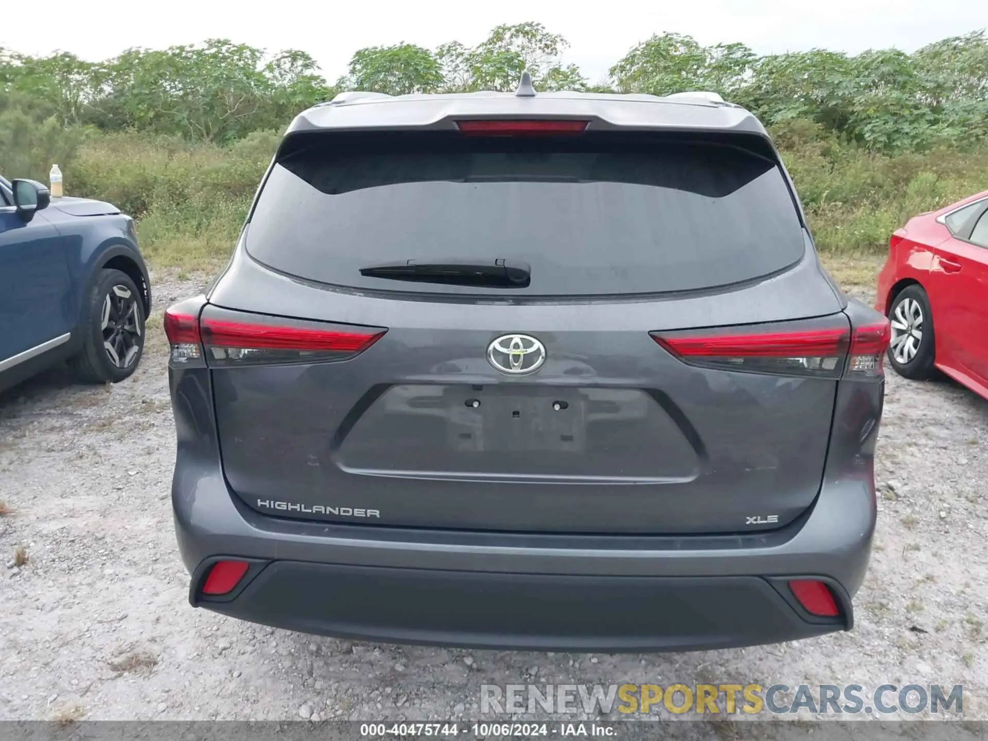 17 Photograph of a damaged car 5TDKDRAH0PS045226 TOYOTA HIGHLANDER 2023