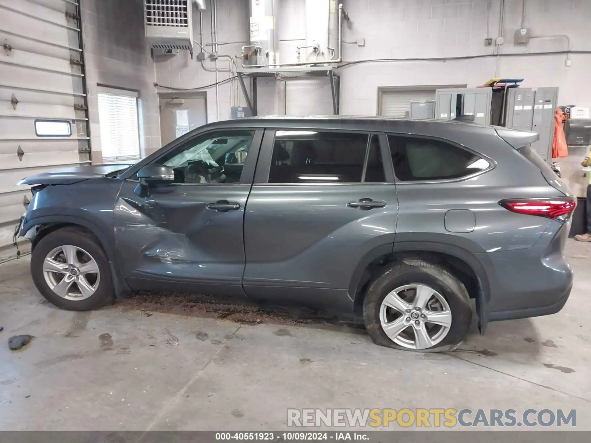 15 Photograph of a damaged car 5TDKDRAH0PS046893 TOYOTA HIGHLANDER 2023