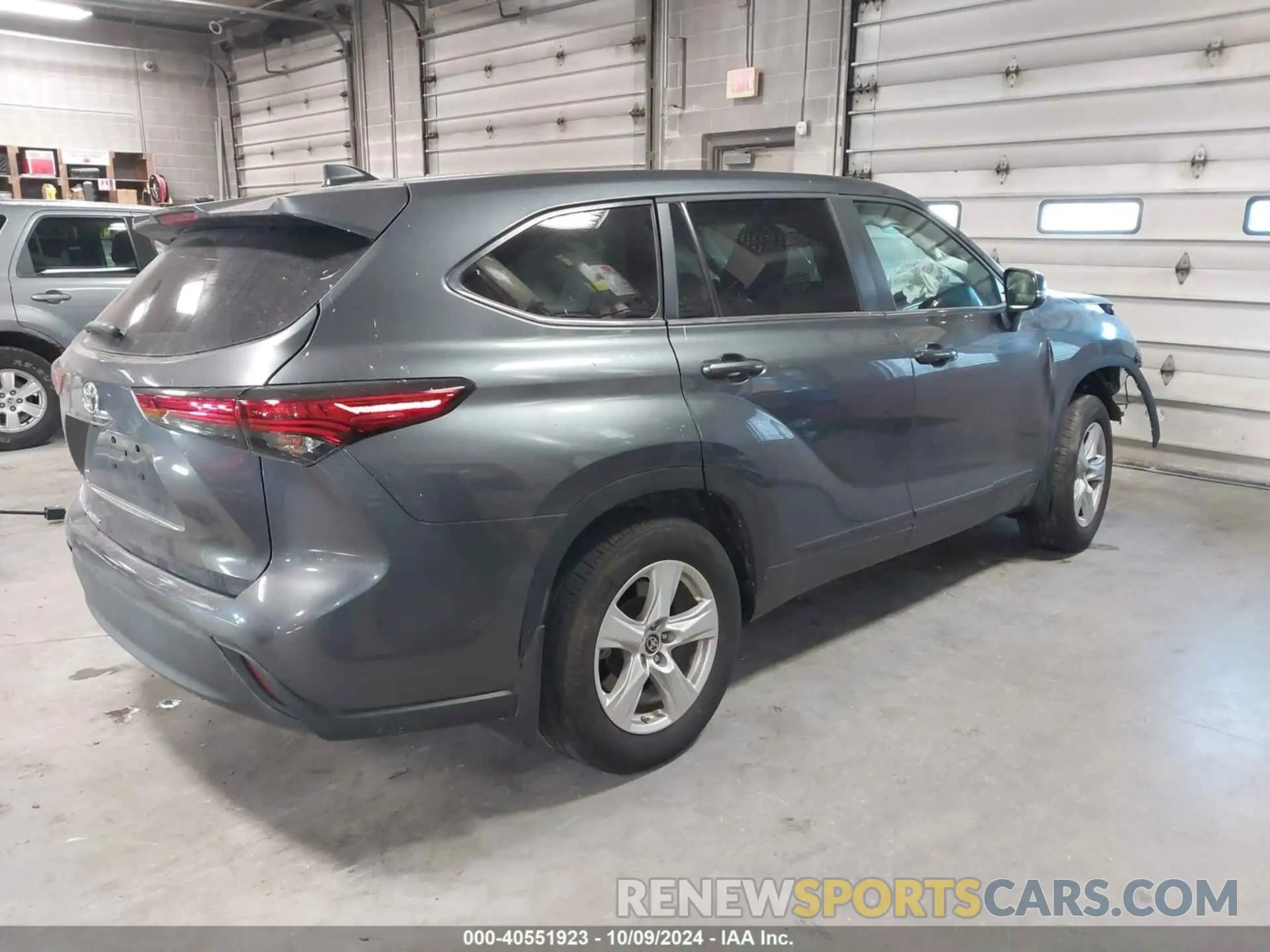 4 Photograph of a damaged car 5TDKDRAH0PS046893 TOYOTA HIGHLANDER 2023