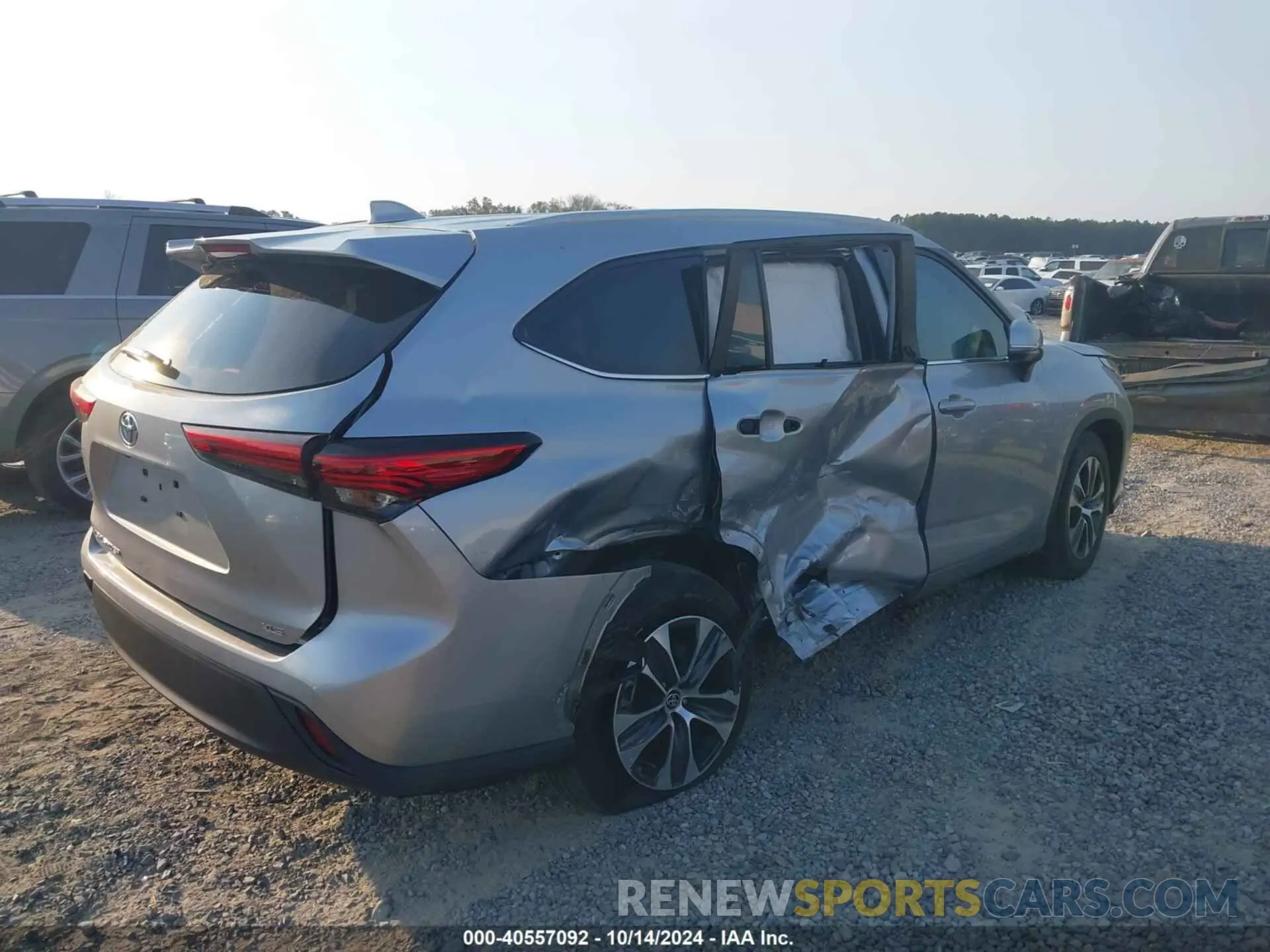 4 Photograph of a damaged car 5TDKDRAH0PS515643 TOYOTA HIGHLANDER 2023