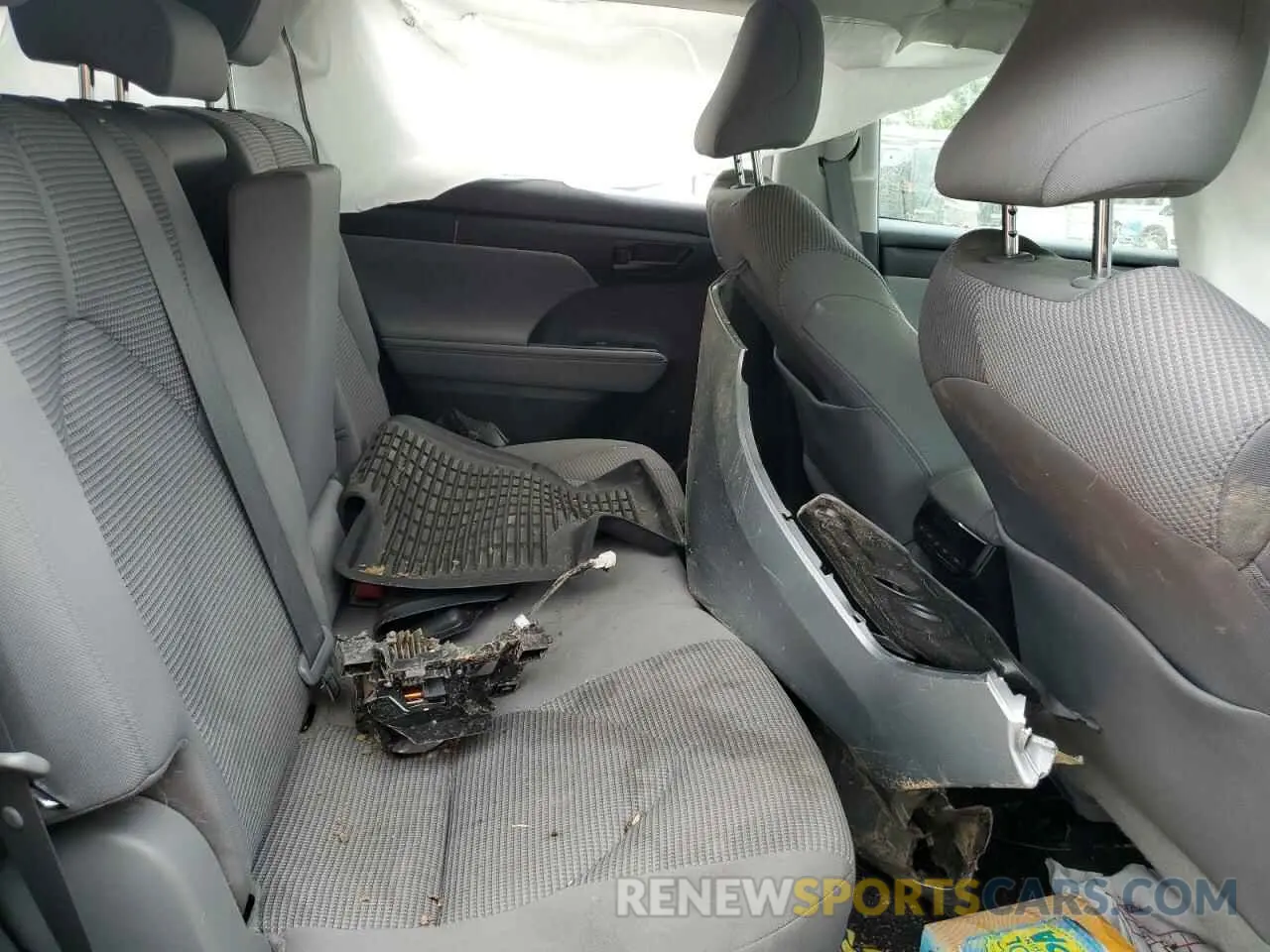 11 Photograph of a damaged car 5TDKDRAH1PS021856 TOYOTA HIGHLANDER 2023