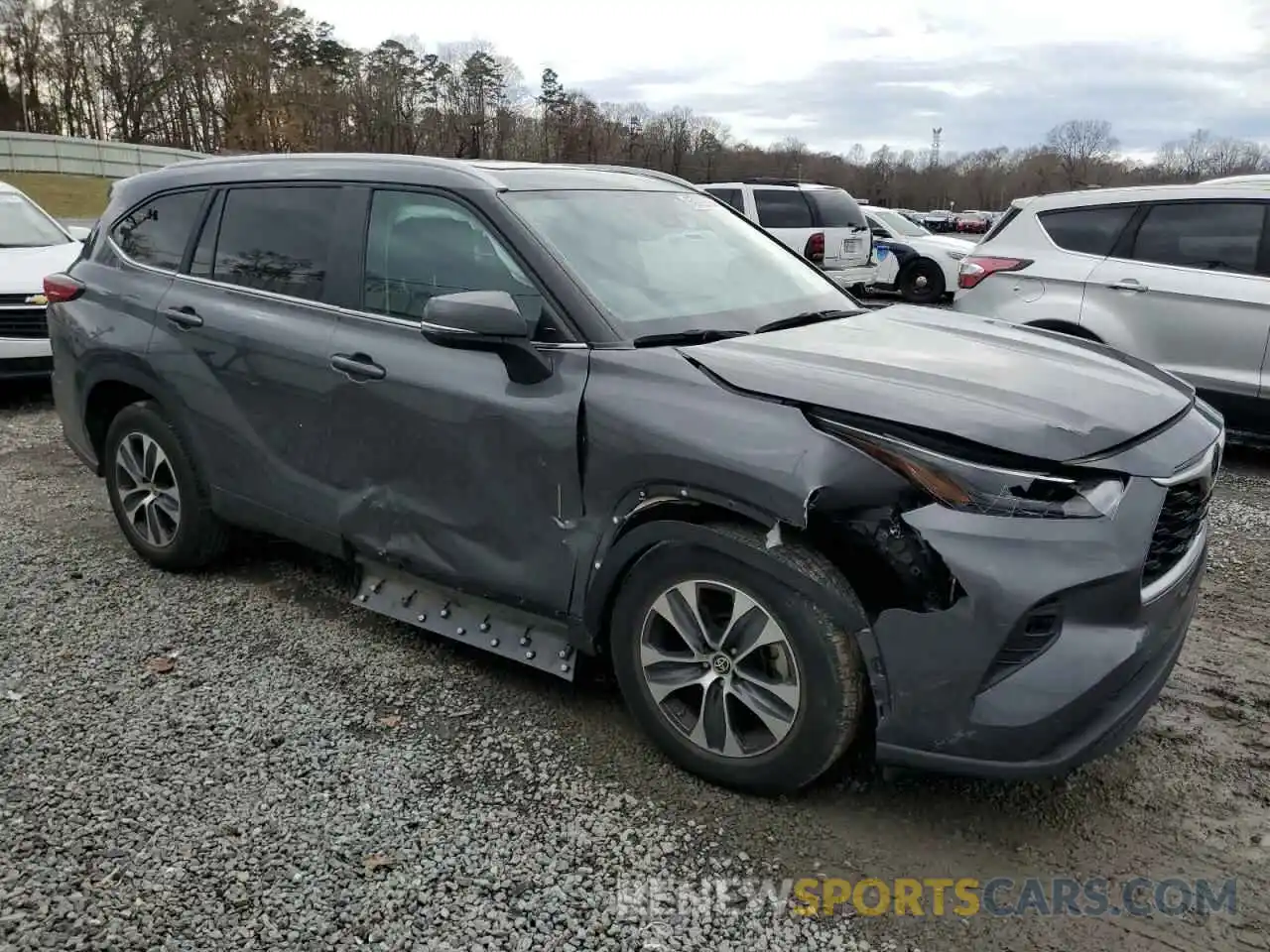 4 Photograph of a damaged car 5TDKDRAH1PS026037 TOYOTA HIGHLANDER 2023