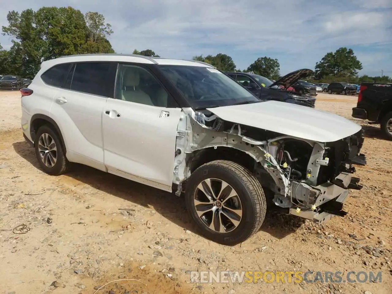 4 Photograph of a damaged car 5TDKDRAH1PS028922 TOYOTA HIGHLANDER 2023