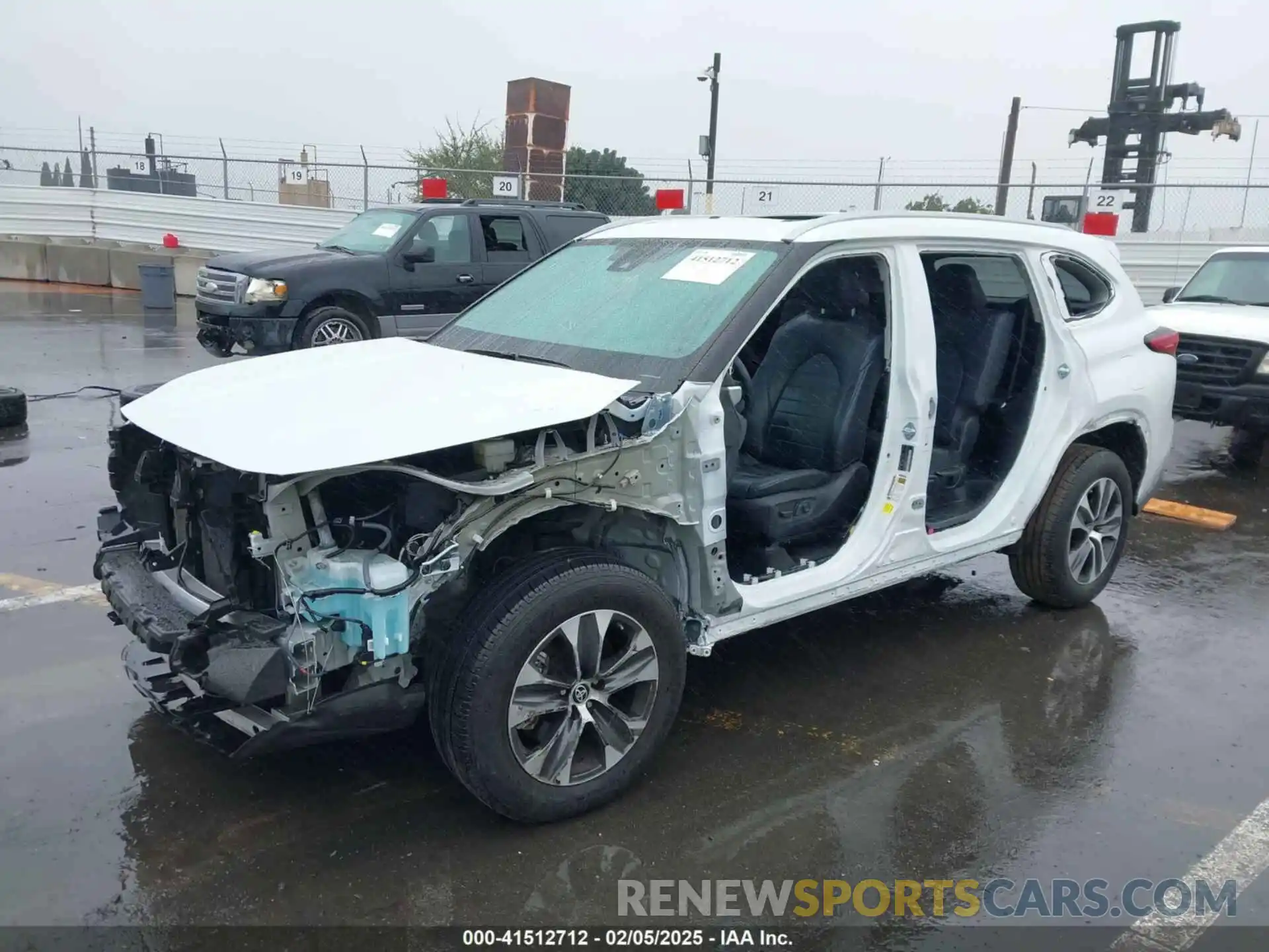 2 Photograph of a damaged car 5TDKDRAH1PS504490 TOYOTA HIGHLANDER 2023