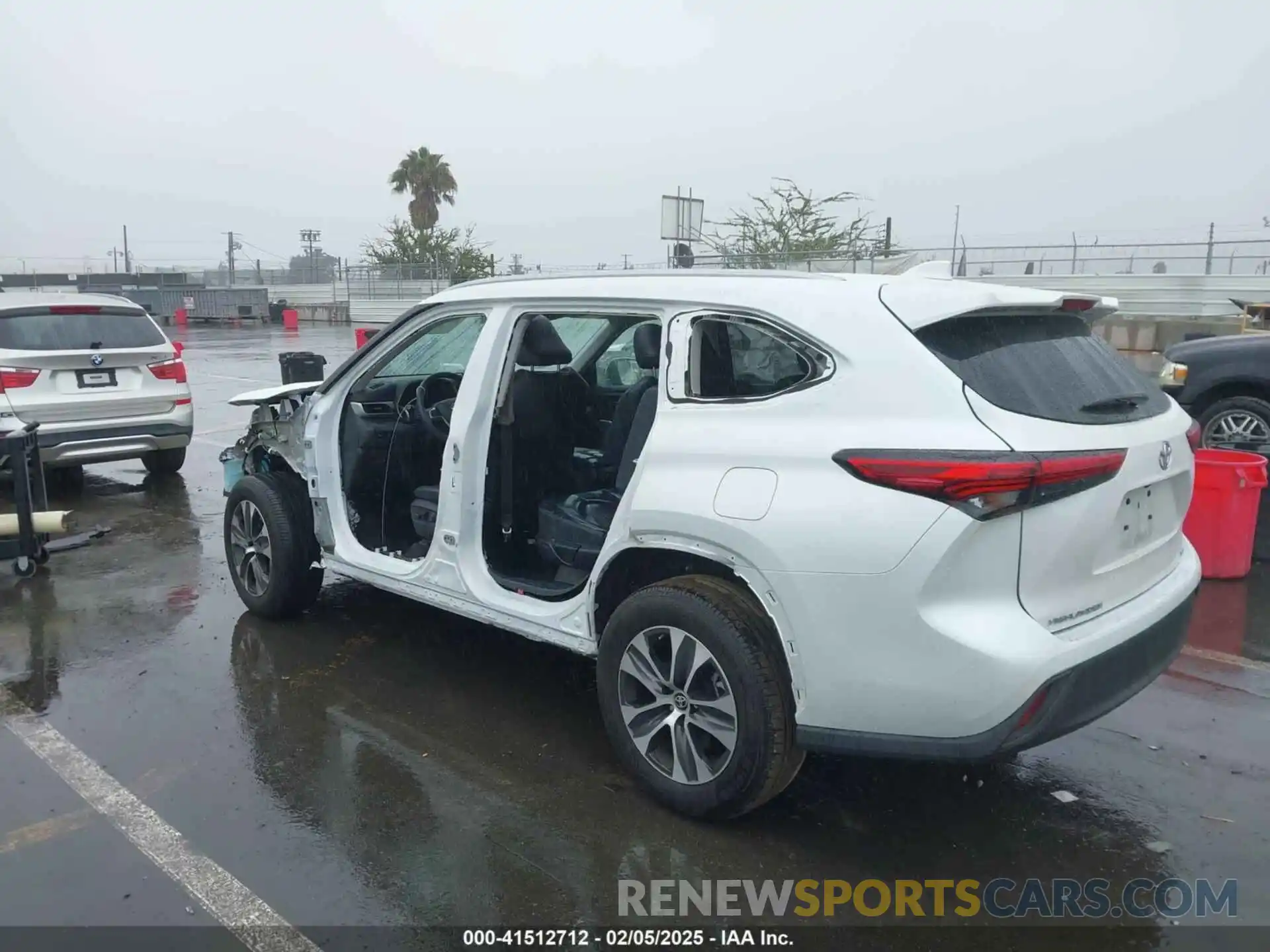 3 Photograph of a damaged car 5TDKDRAH1PS504490 TOYOTA HIGHLANDER 2023