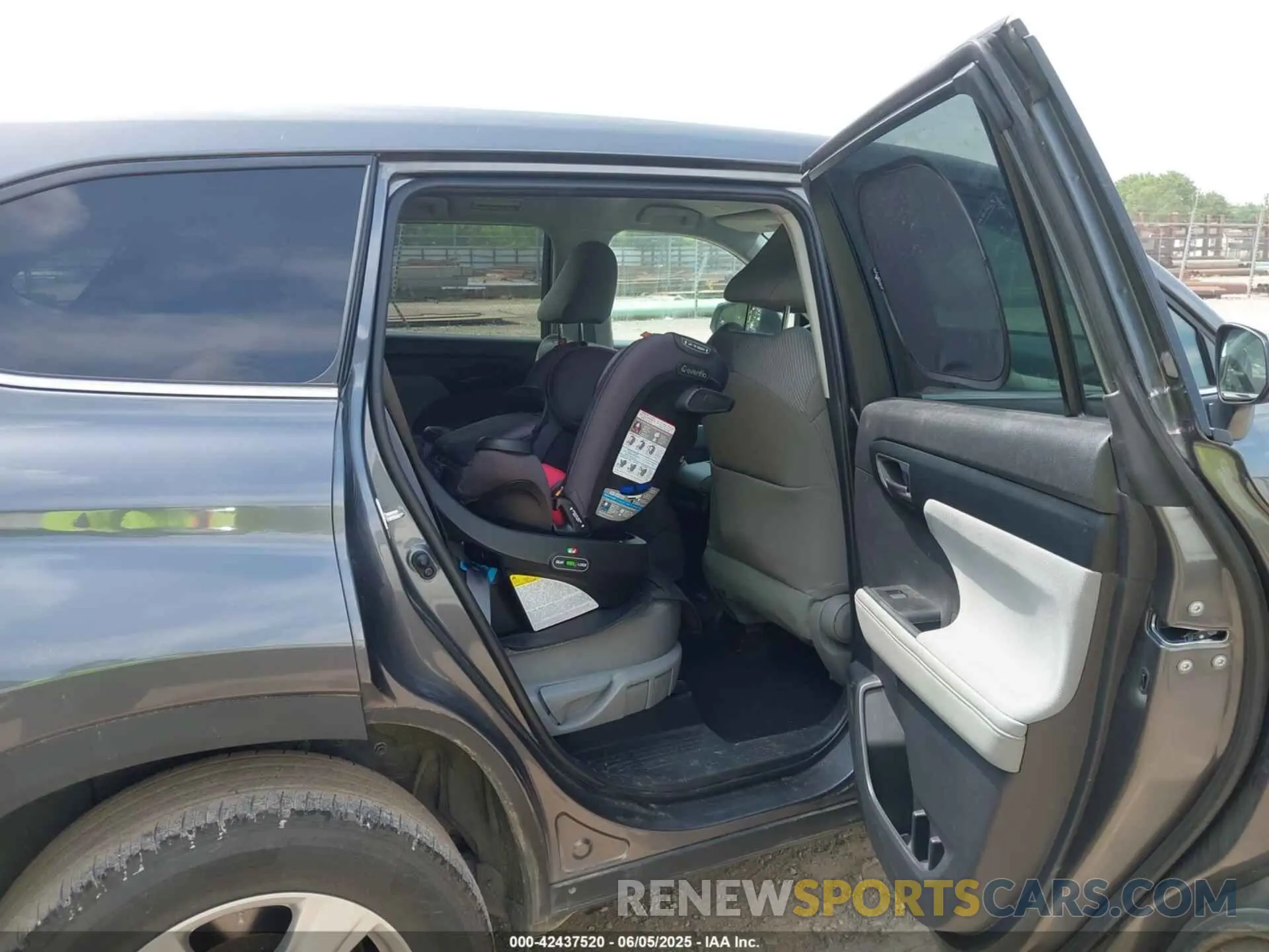 8 Photograph of a damaged car 5TDKDRAH1PS518177 TOYOTA HIGHLANDER 2023