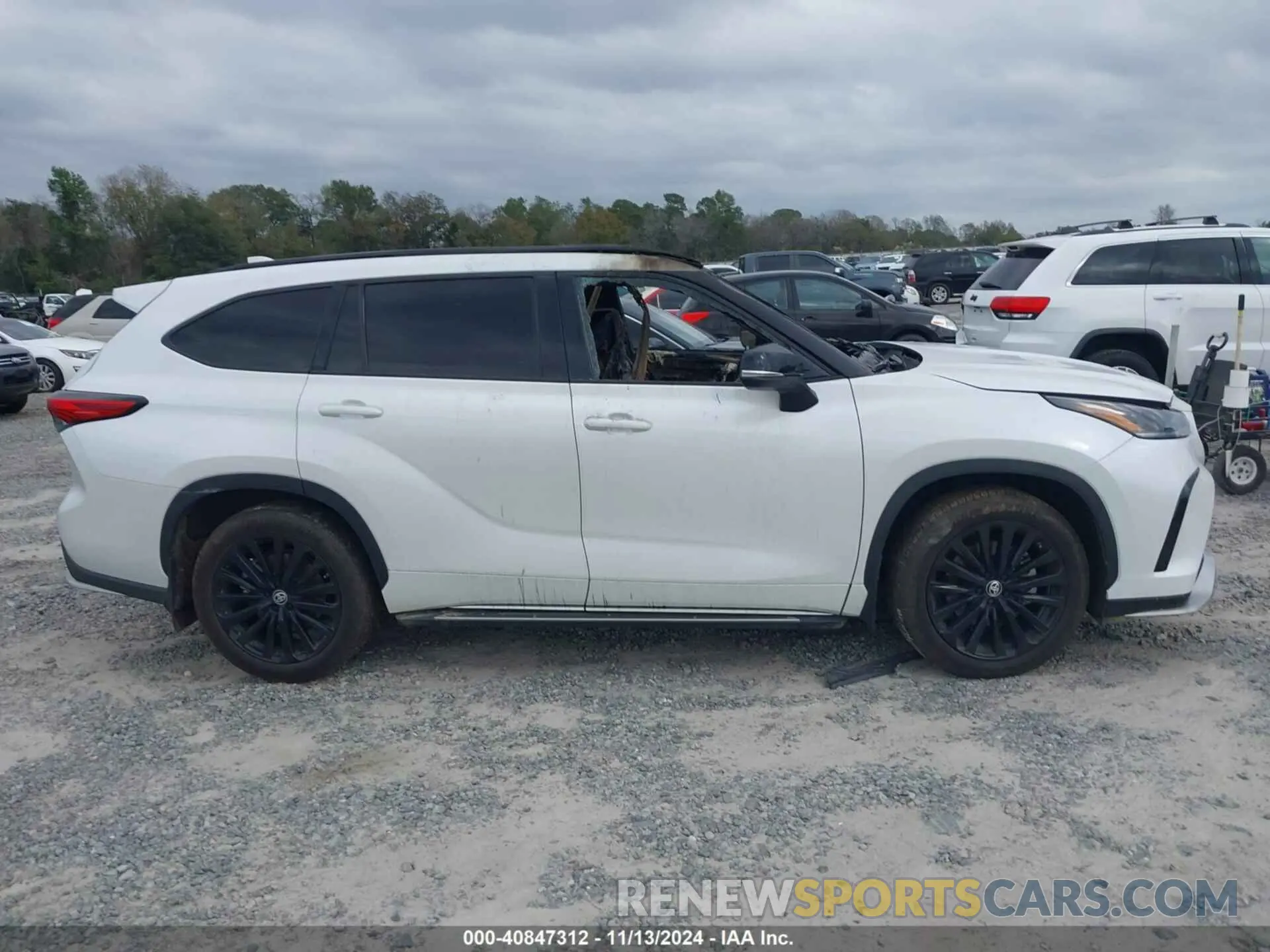 12 Photograph of a damaged car 5TDKDRAH1PS518230 TOYOTA HIGHLANDER 2023