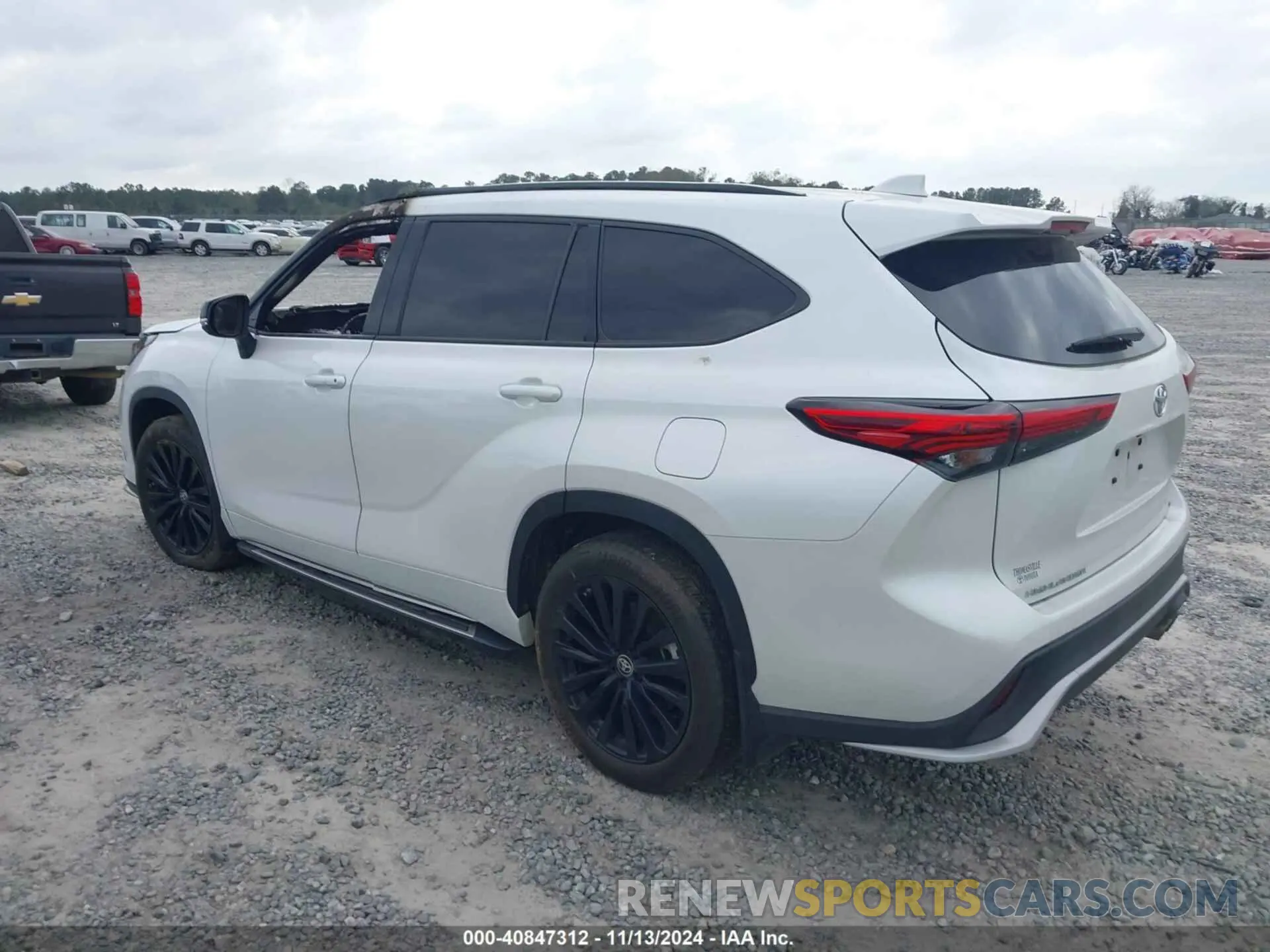 3 Photograph of a damaged car 5TDKDRAH1PS518230 TOYOTA HIGHLANDER 2023