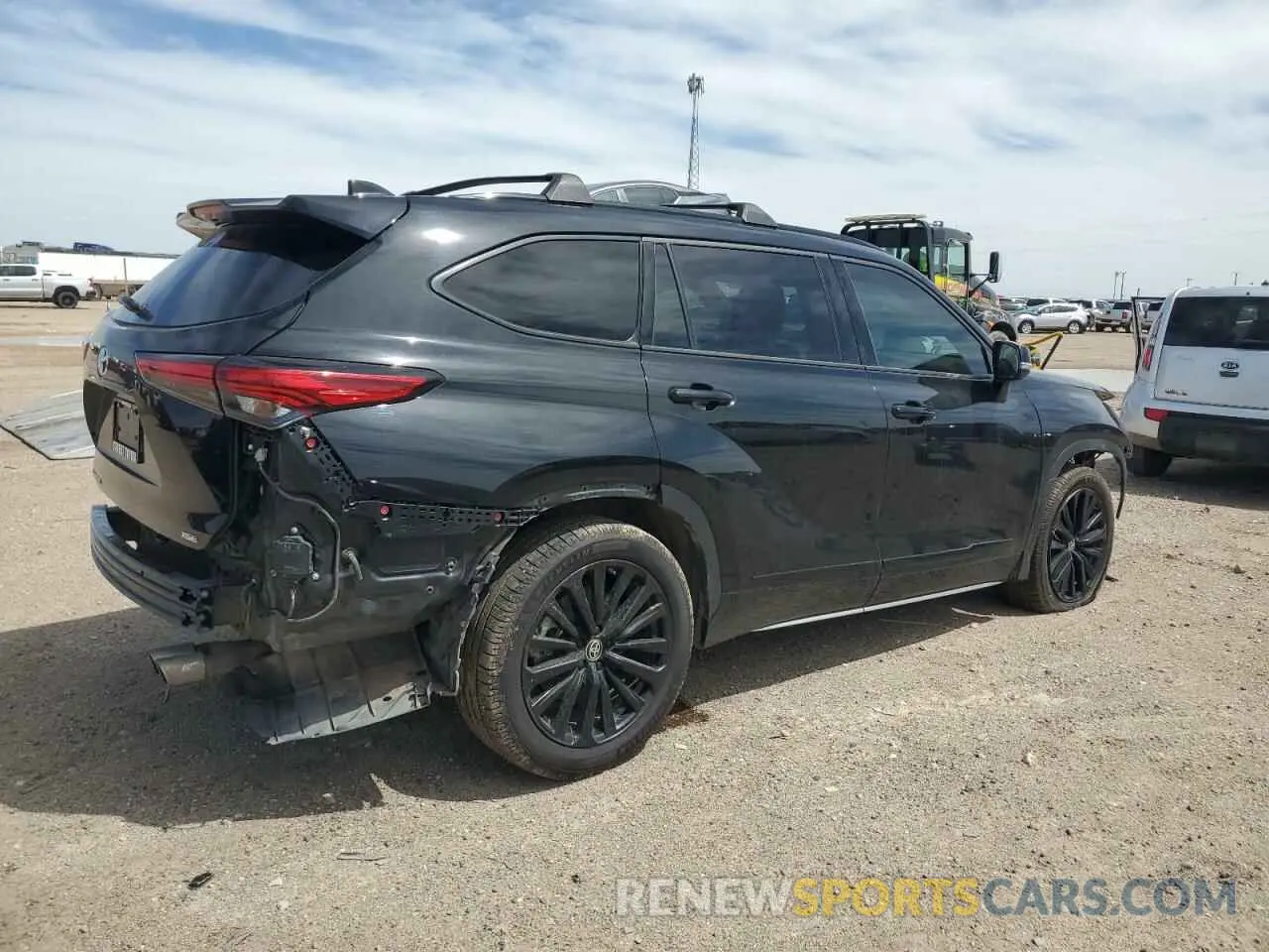 3 Photograph of a damaged car 5TDKDRAH2PS021137 TOYOTA HIGHLANDER 2023
