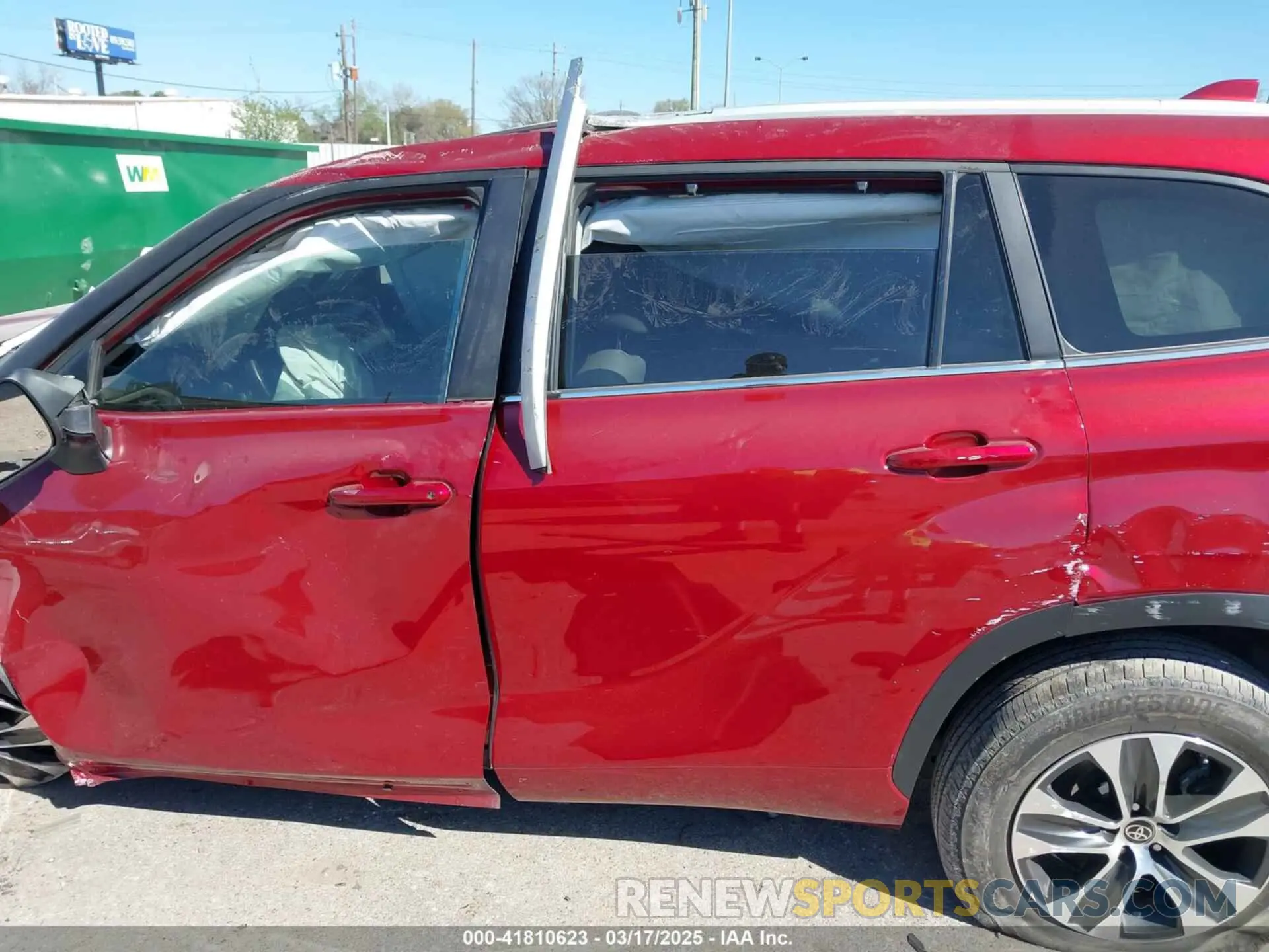 14 Photograph of a damaged car 5TDKDRAH2PS035765 TOYOTA HIGHLANDER 2023