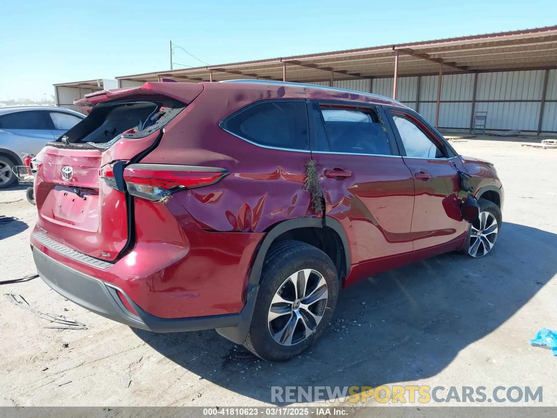 4 Photograph of a damaged car 5TDKDRAH2PS035765 TOYOTA HIGHLANDER 2023