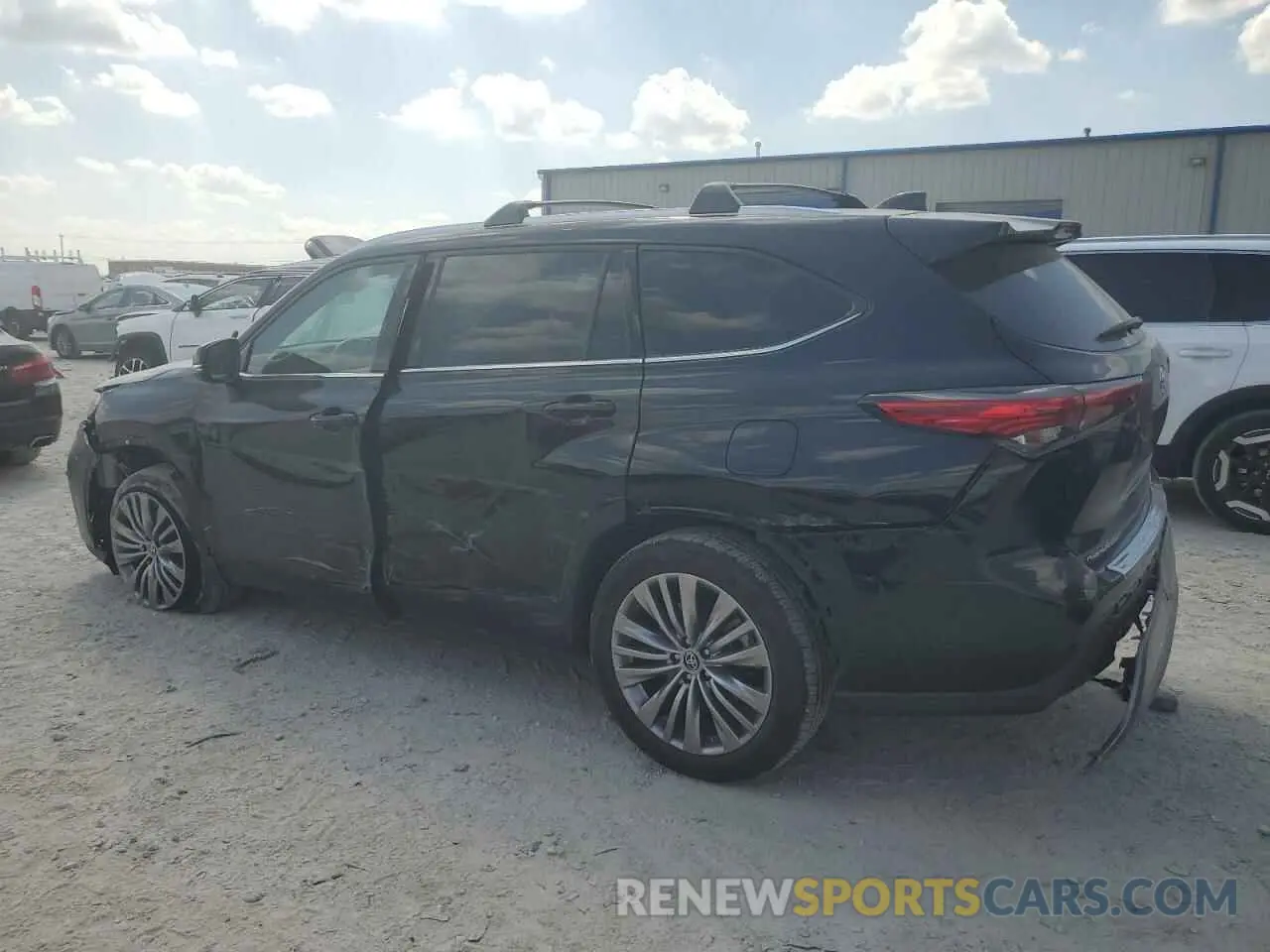 2 Photograph of a damaged car 5TDKDRAH2PS044501 TOYOTA HIGHLANDER 2023