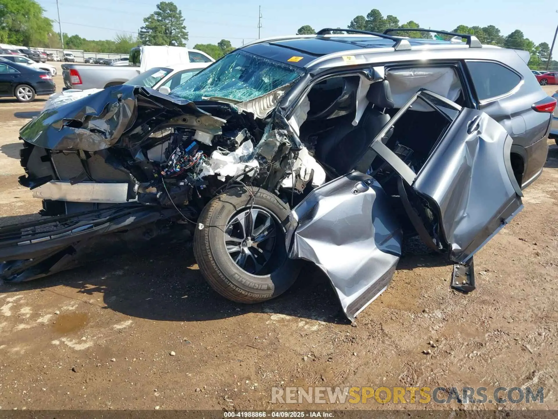 2 Photograph of a damaged car 5TDKDRAH2PS045857 TOYOTA HIGHLANDER 2023
