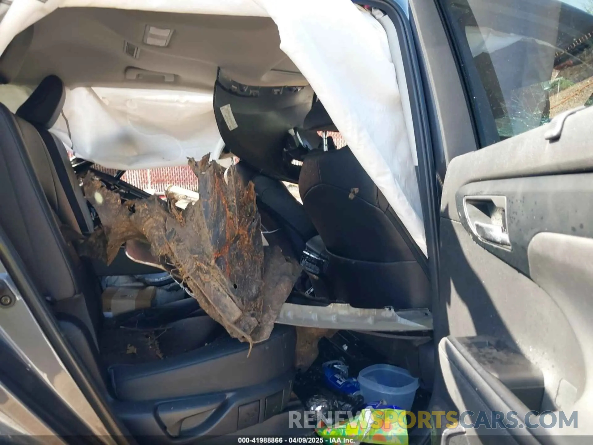 8 Photograph of a damaged car 5TDKDRAH2PS045857 TOYOTA HIGHLANDER 2023
