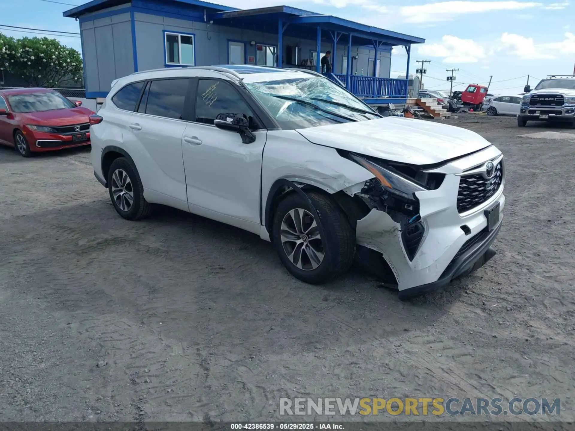 1 Photograph of a damaged car 5TDKDRAH2PS500903 TOYOTA HIGHLANDER 2023
