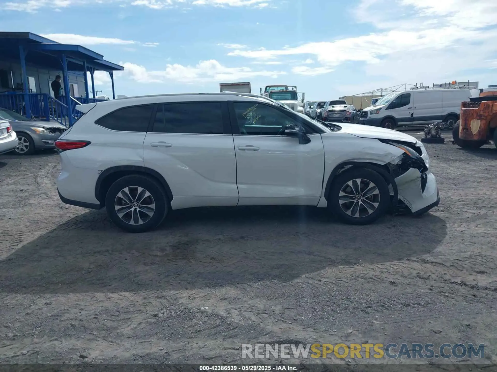 12 Photograph of a damaged car 5TDKDRAH2PS500903 TOYOTA HIGHLANDER 2023