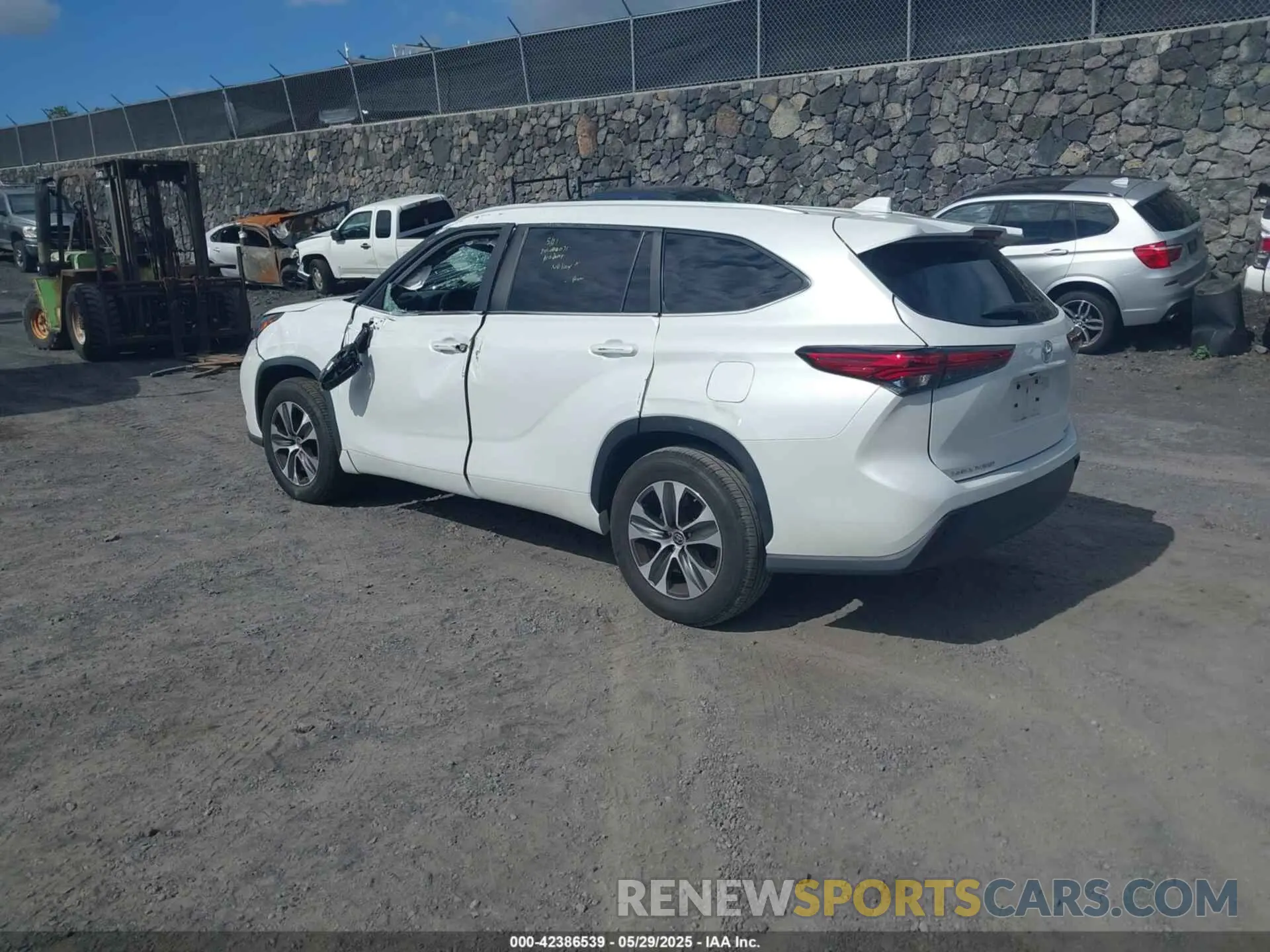 3 Photograph of a damaged car 5TDKDRAH2PS500903 TOYOTA HIGHLANDER 2023
