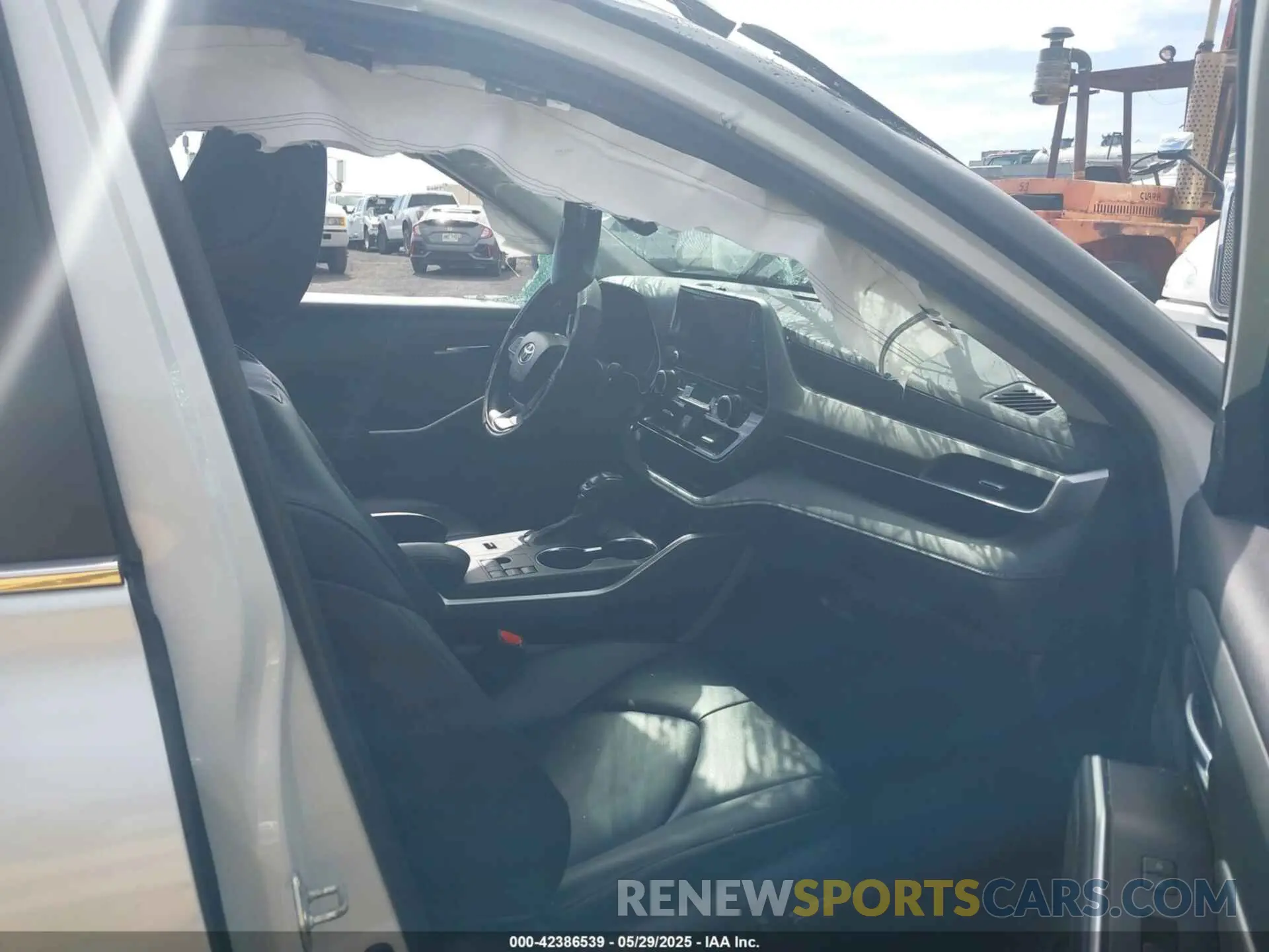 5 Photograph of a damaged car 5TDKDRAH2PS500903 TOYOTA HIGHLANDER 2023