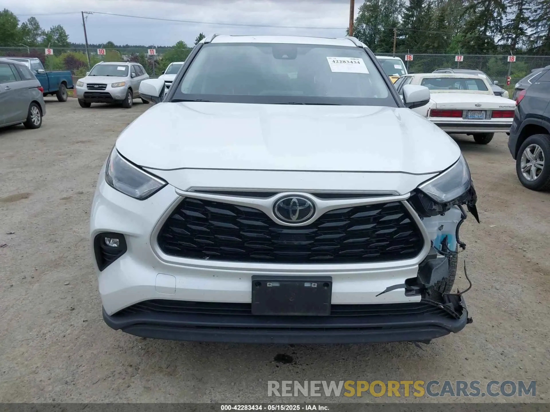 12 Photograph of a damaged car 5TDKDRAH2PS502571 TOYOTA HIGHLANDER 2023